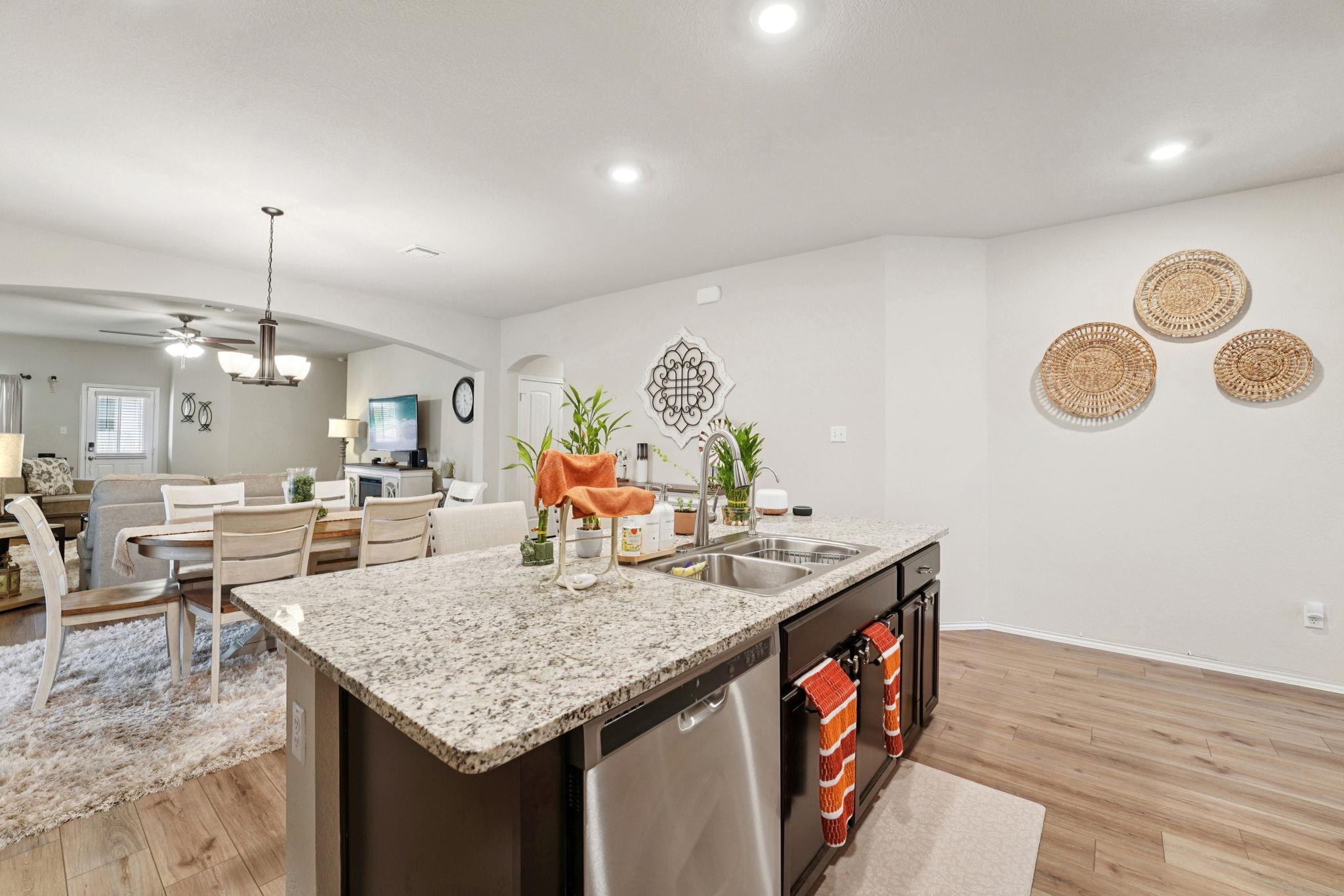 184 Pivot Dr, Taylor, TX 76574