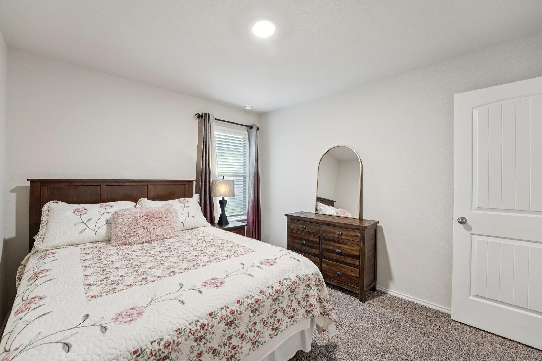 184 Pivot Dr, Taylor, TX 76574