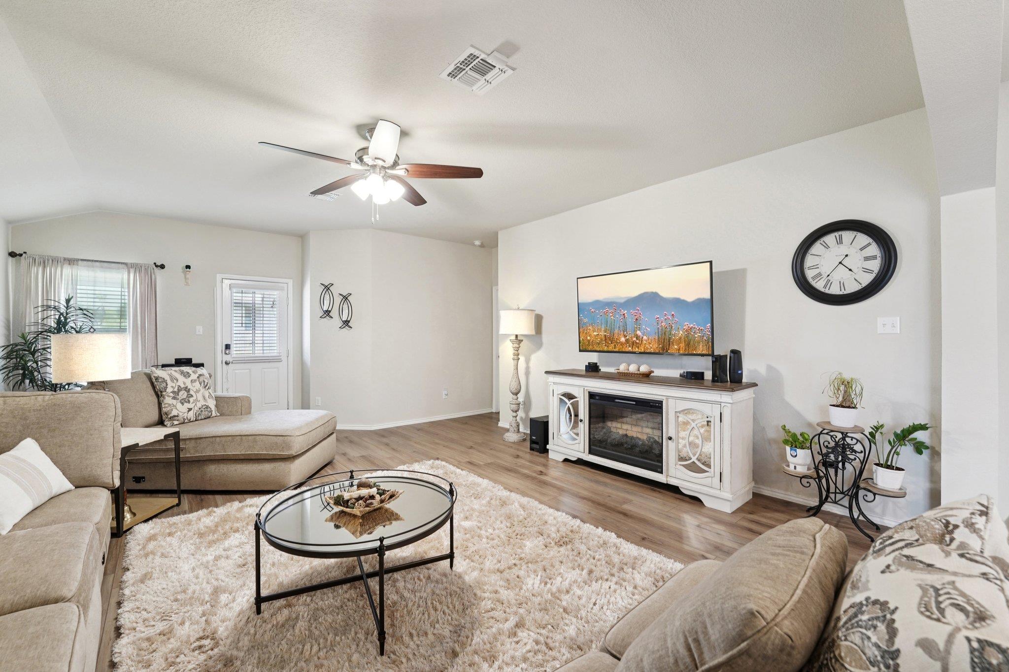 184 Pivot Dr, Taylor, TX 76574