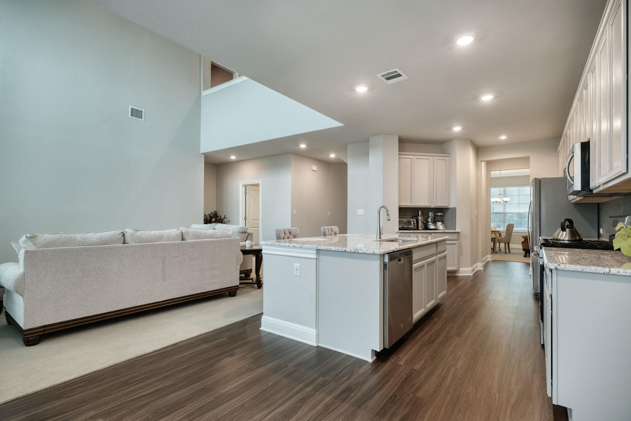 187 Glass Mountains Way, Dripping Springs, TX 78620