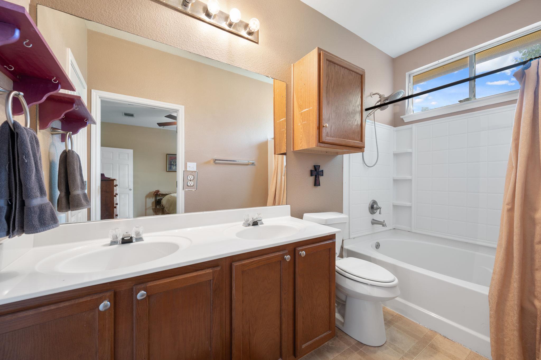 18112 Skysail Dr, Manor, TX 78653