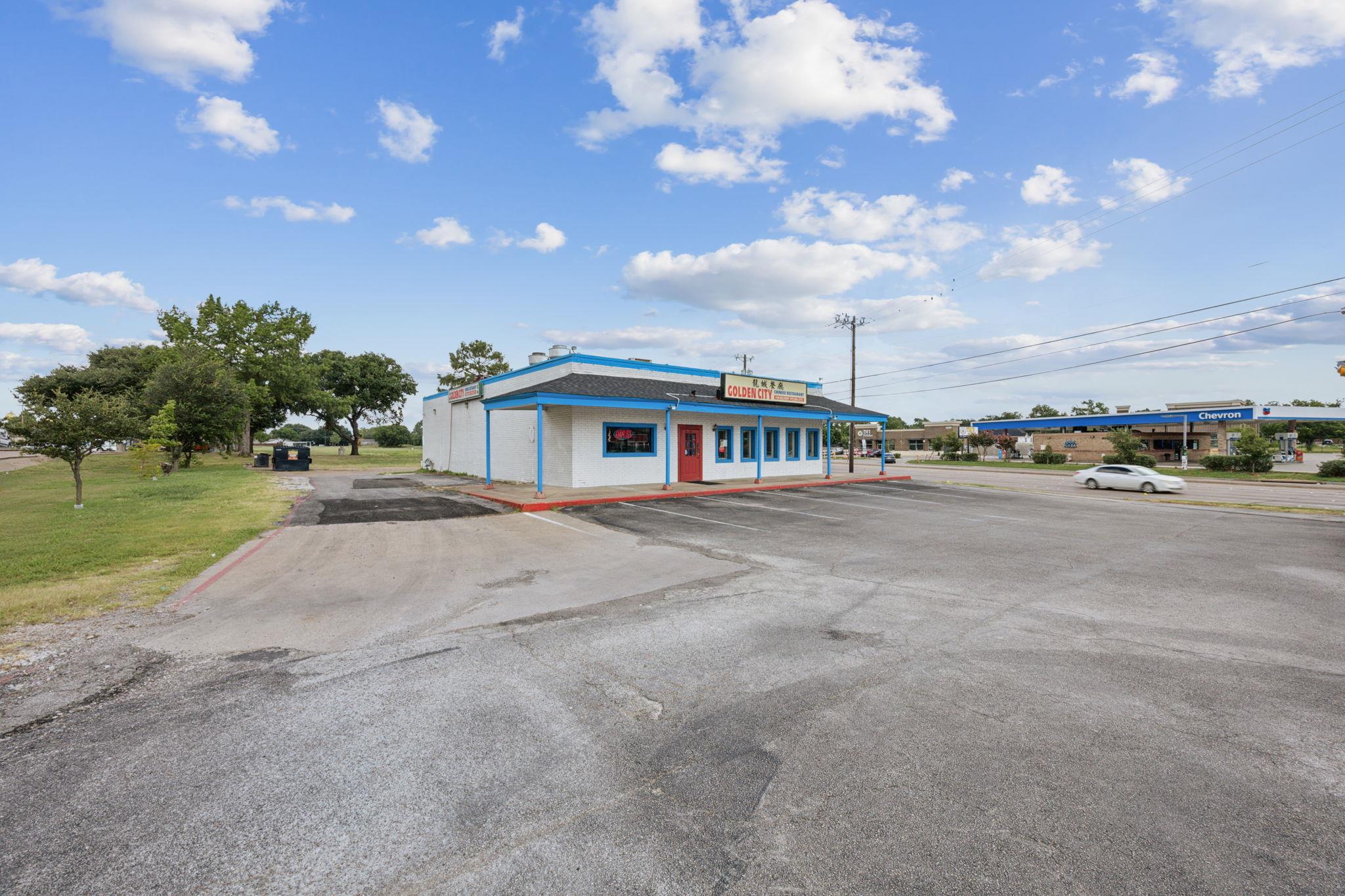 525 E Oates Rd, Garland, TX 75043