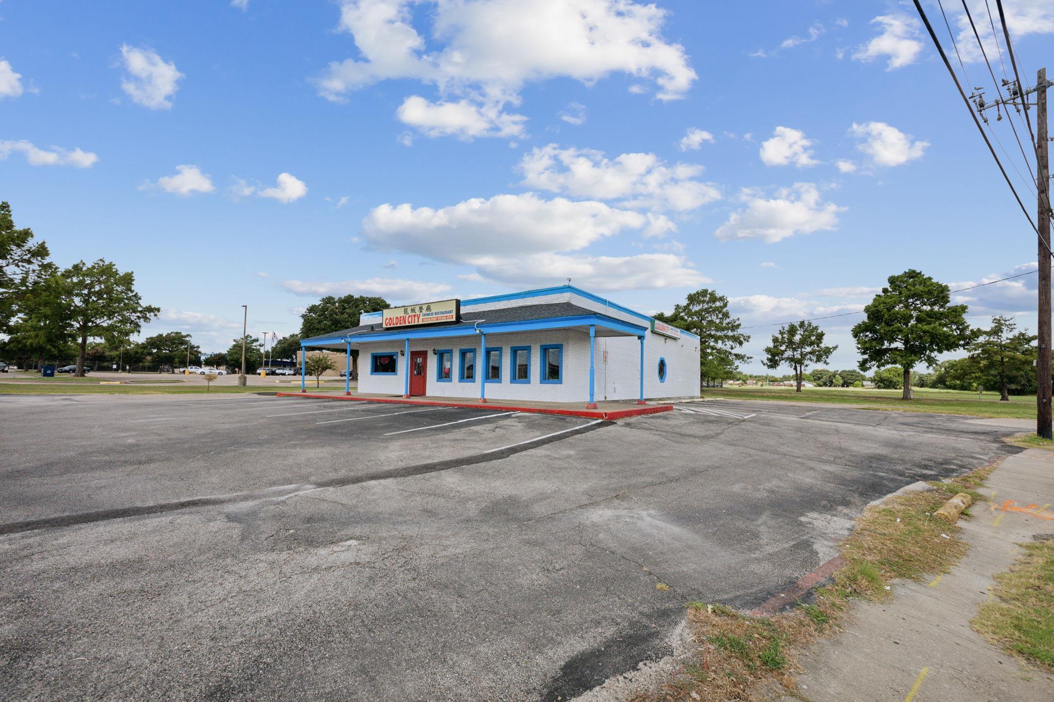 525 E Oates Rd, Garland, TX 75043