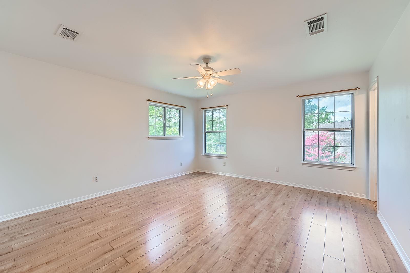 2920 Thrushwood Dr, Austin, TX 78757