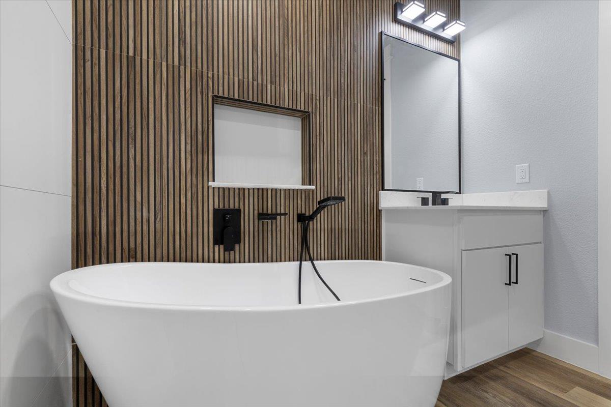 103 W Pauwela Ln, Bastrop, TX 78602