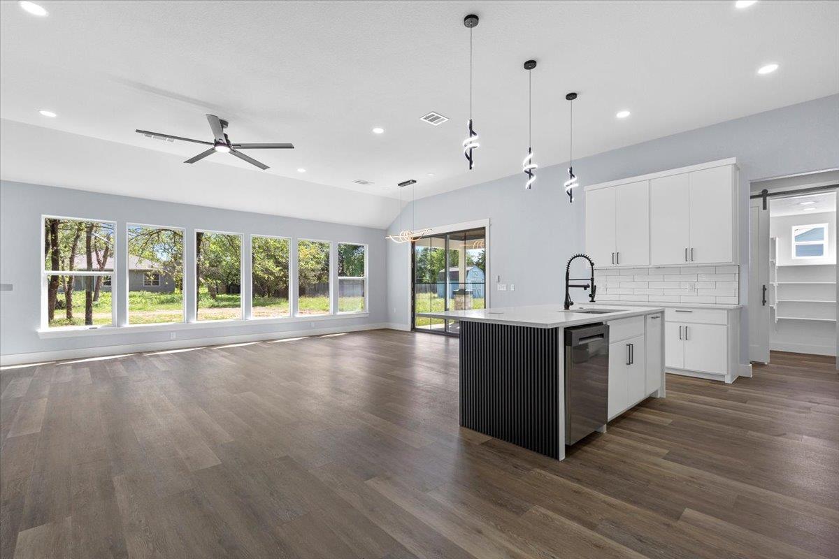 103 W Pauwela Ln, Bastrop, TX 78602