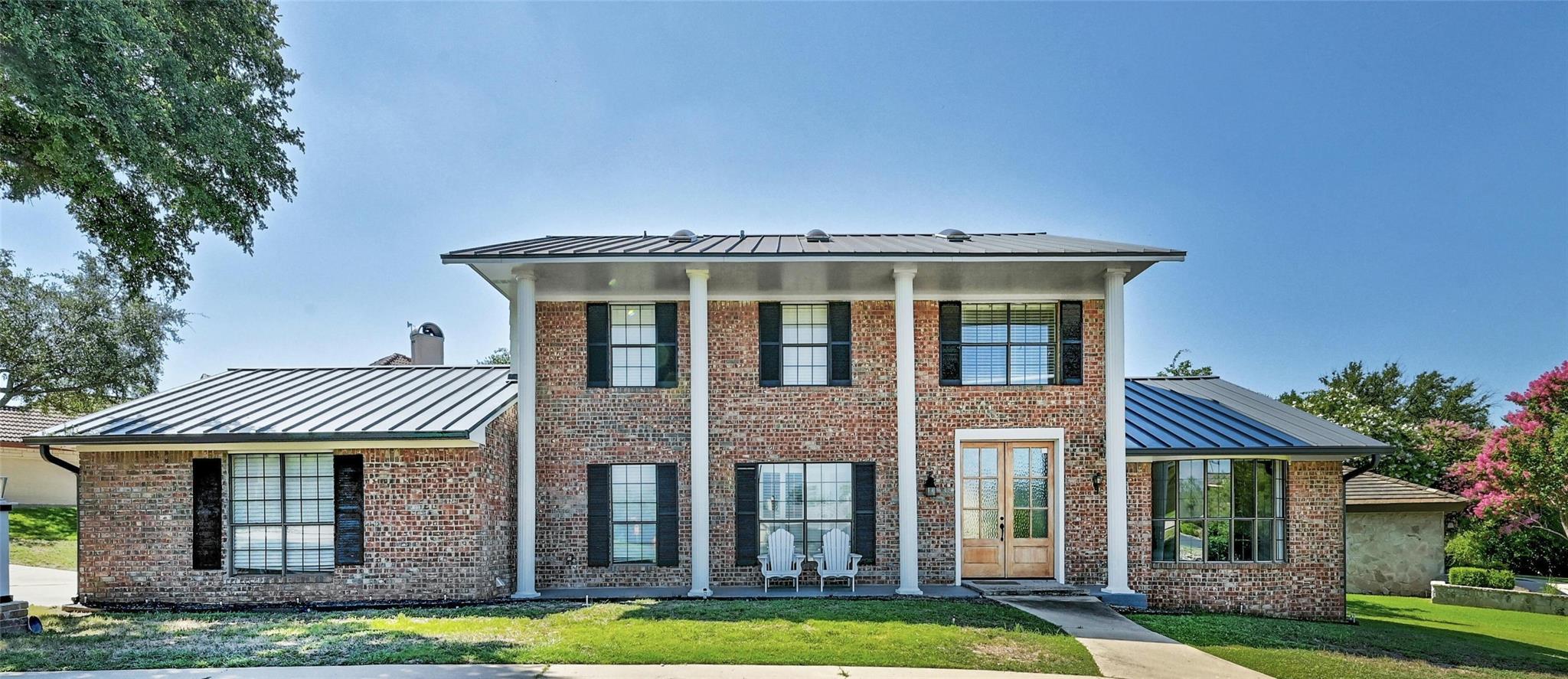 608 Sombrero Dr, Horseshoe Bay, TX 78657