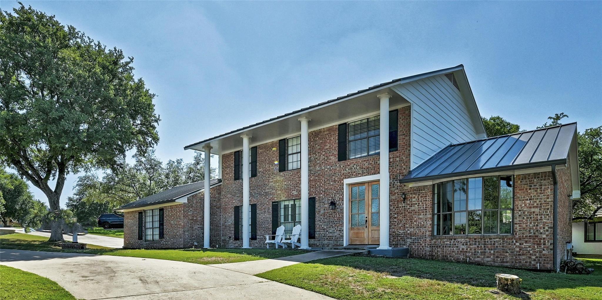 608 Sombrero Dr, Horseshoe Bay, TX 78657