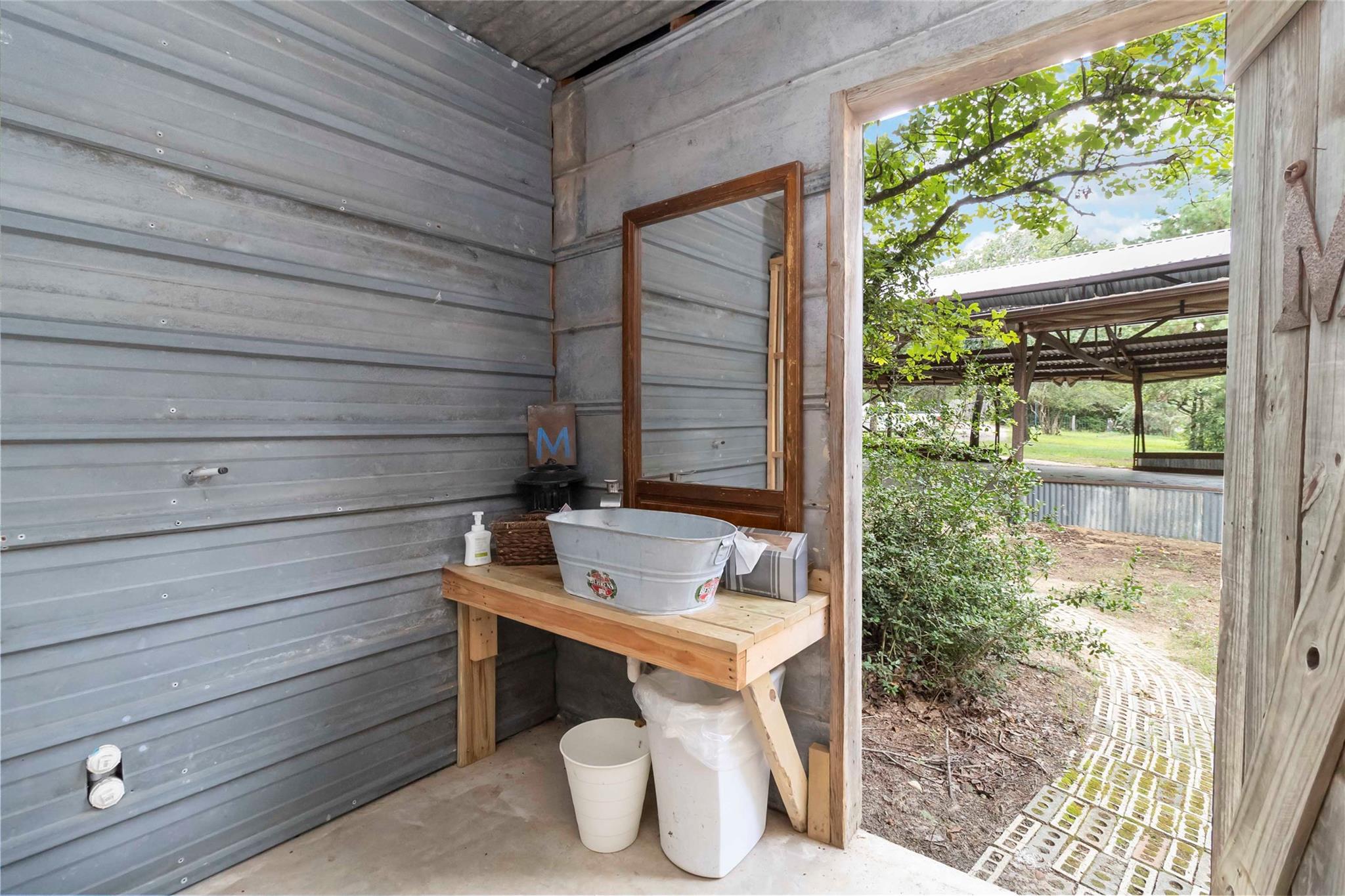 208 Old Potato Rd, Paige, TX 78659