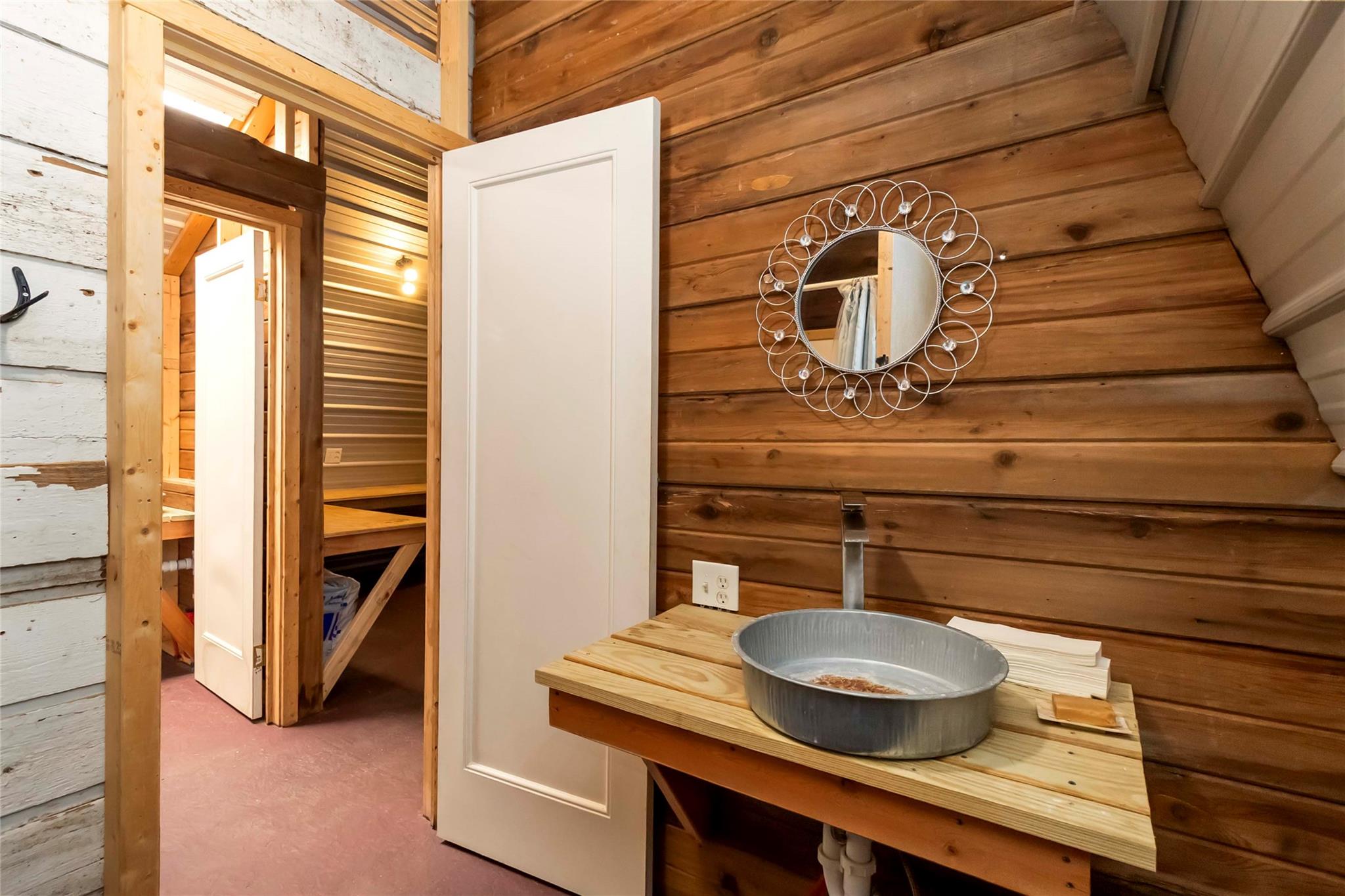 208 Old Potato Rd, Paige, TX 78659