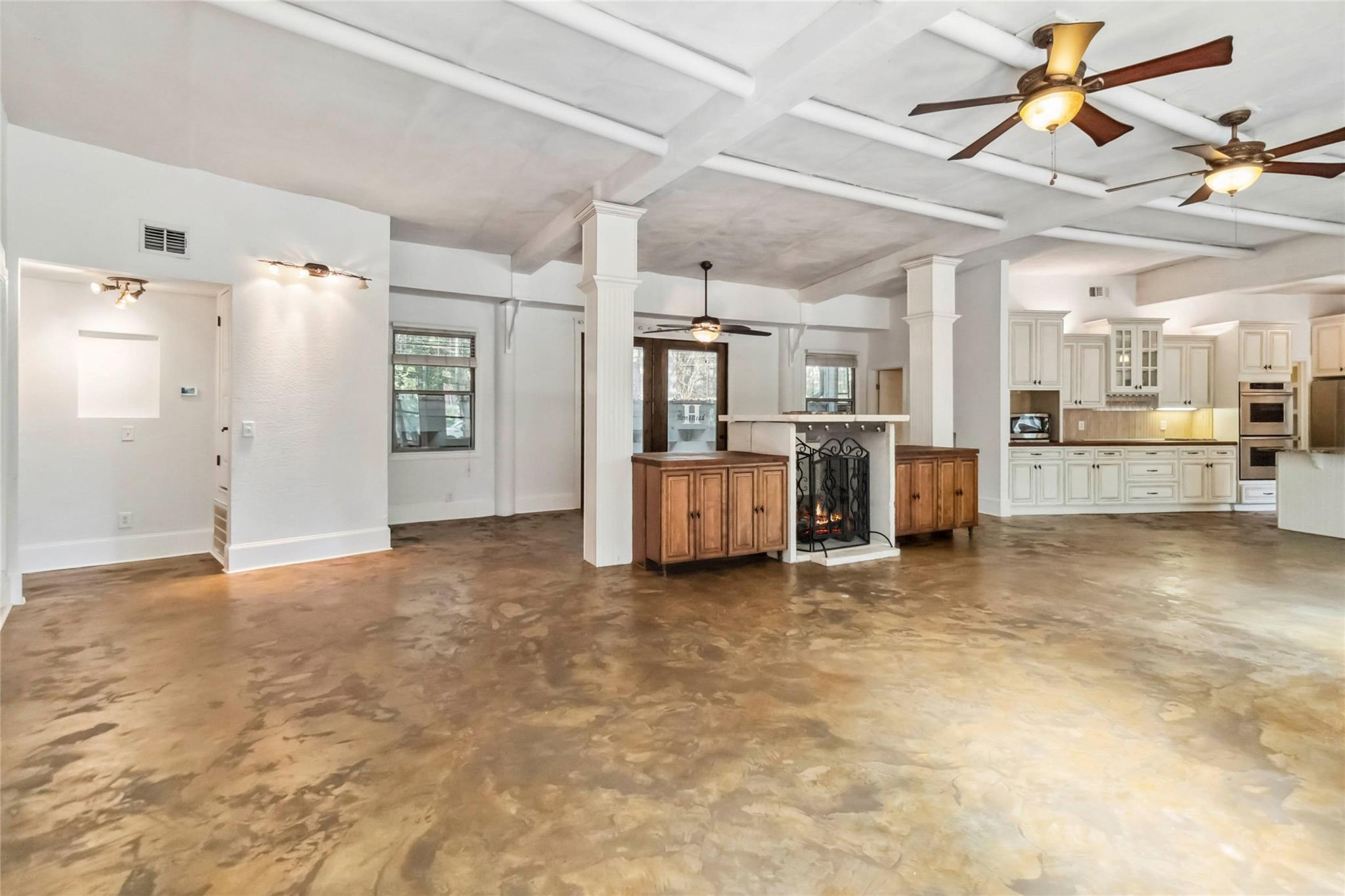 208 Old Potato Rd, Paige, TX 78659