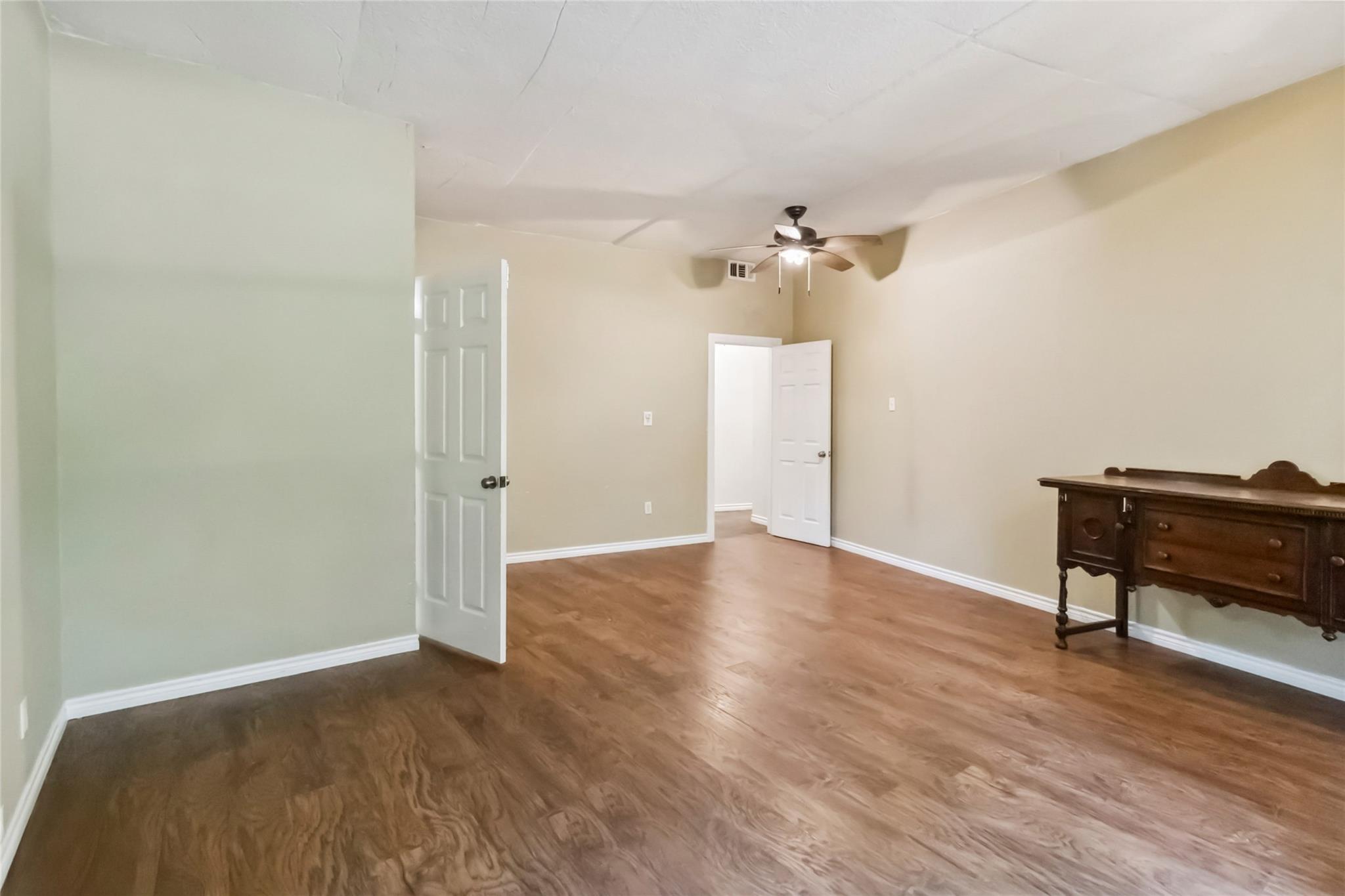 208 Old Potato Rd, Paige, TX 78659