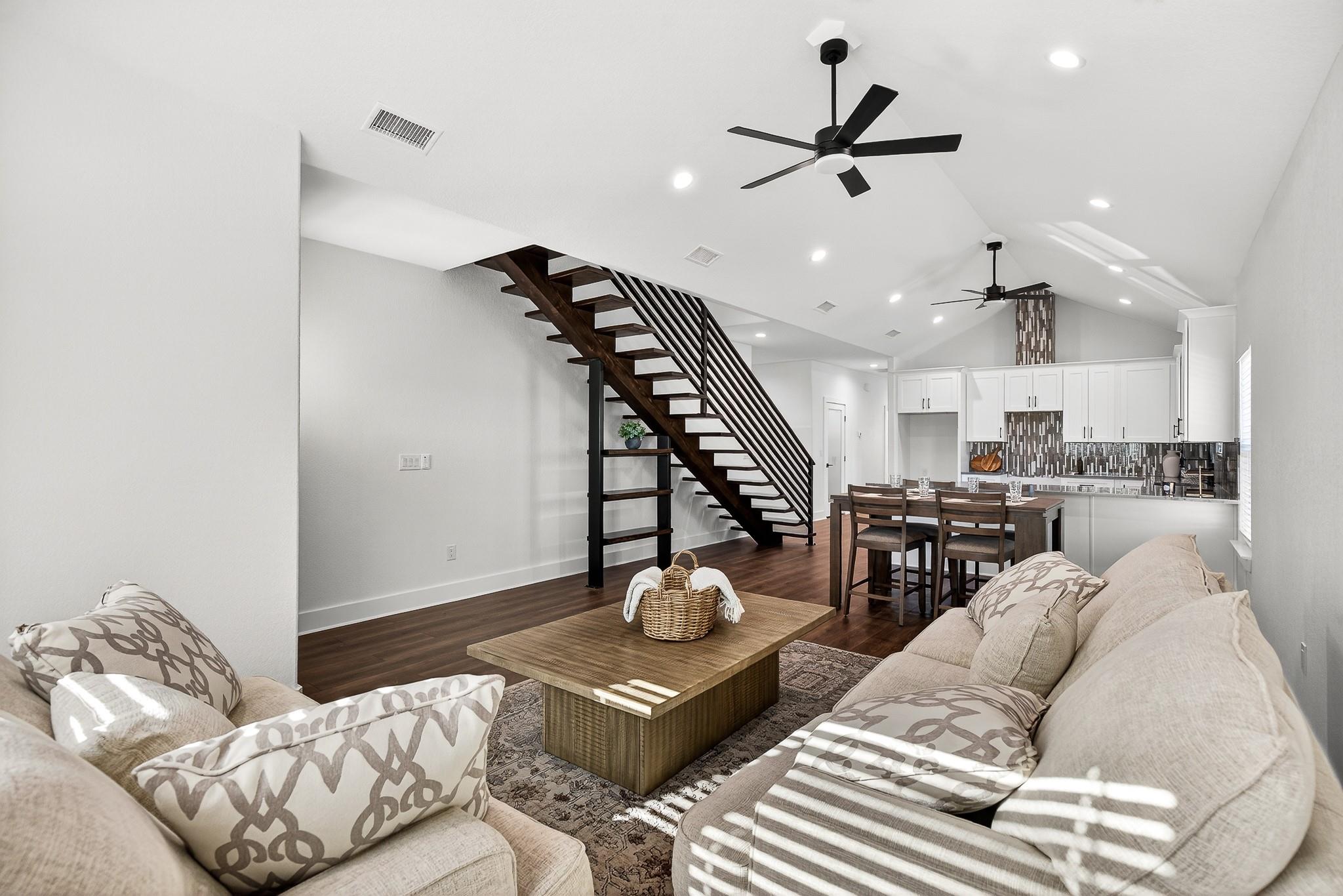 212 Southwood Dr, Granite Shoals, TX 78654