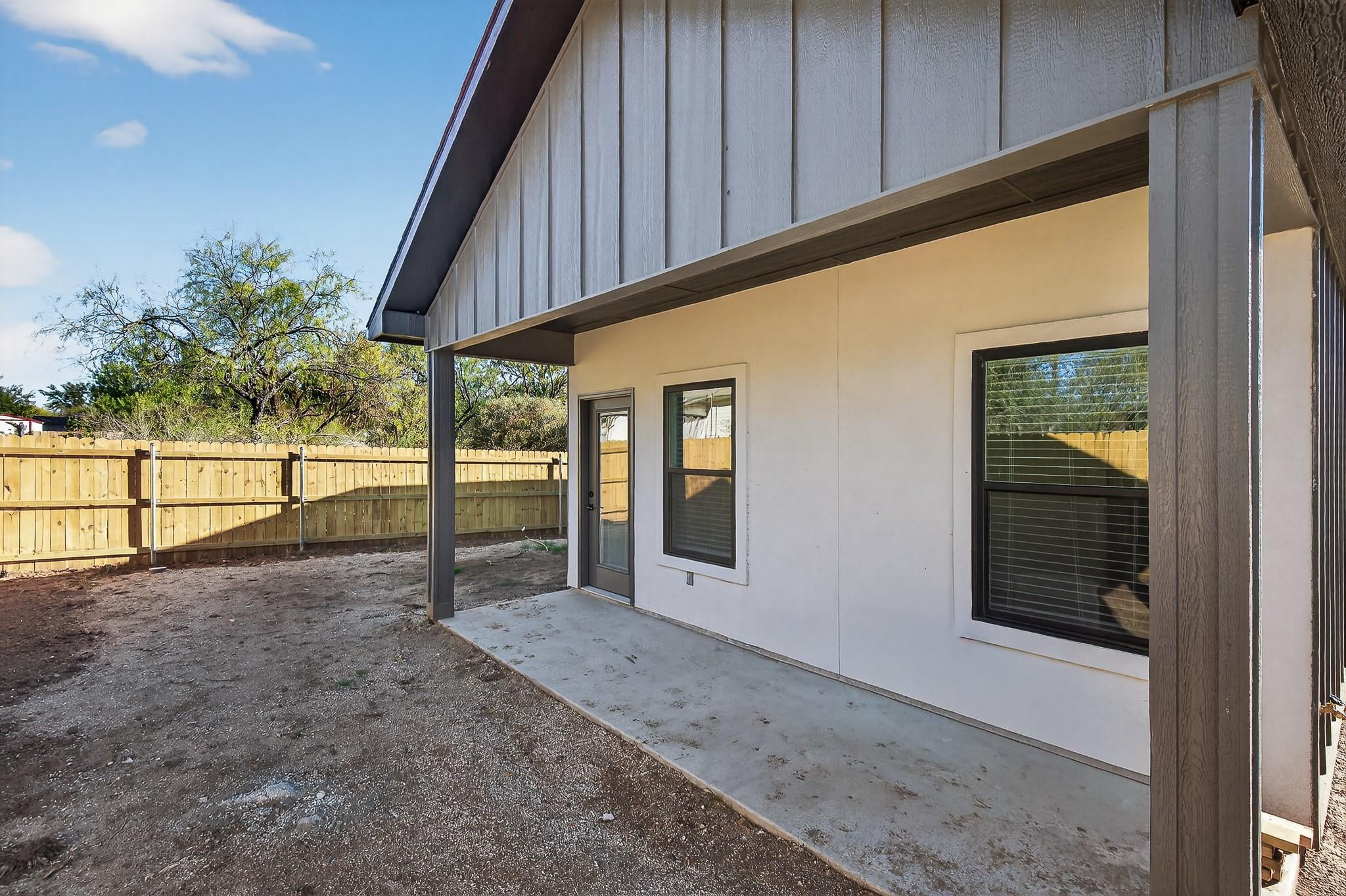 212 Southwood Dr, Granite Shoals, TX 78654