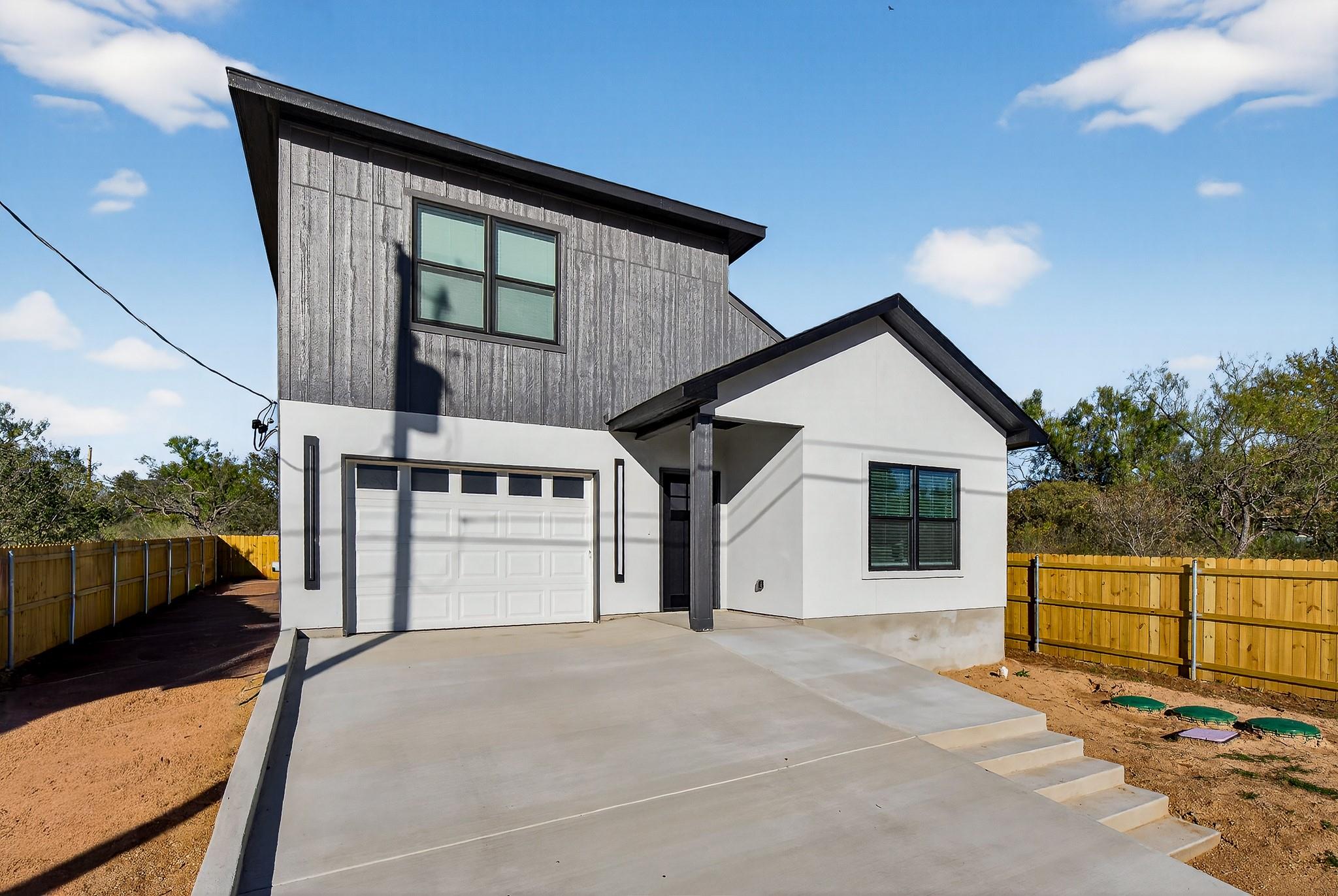 212 Southwood Dr, Granite Shoals, TX 78654