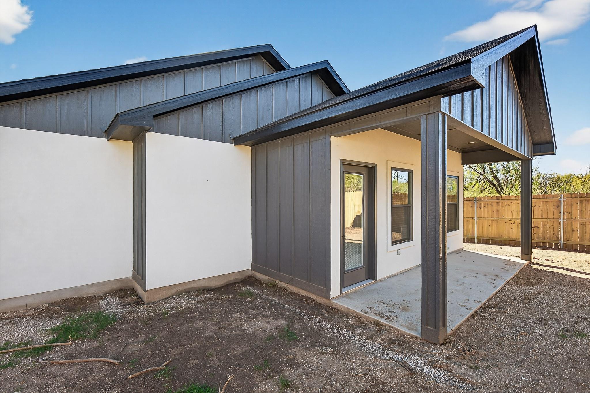 212 Southwood Dr, Granite Shoals, TX 78654