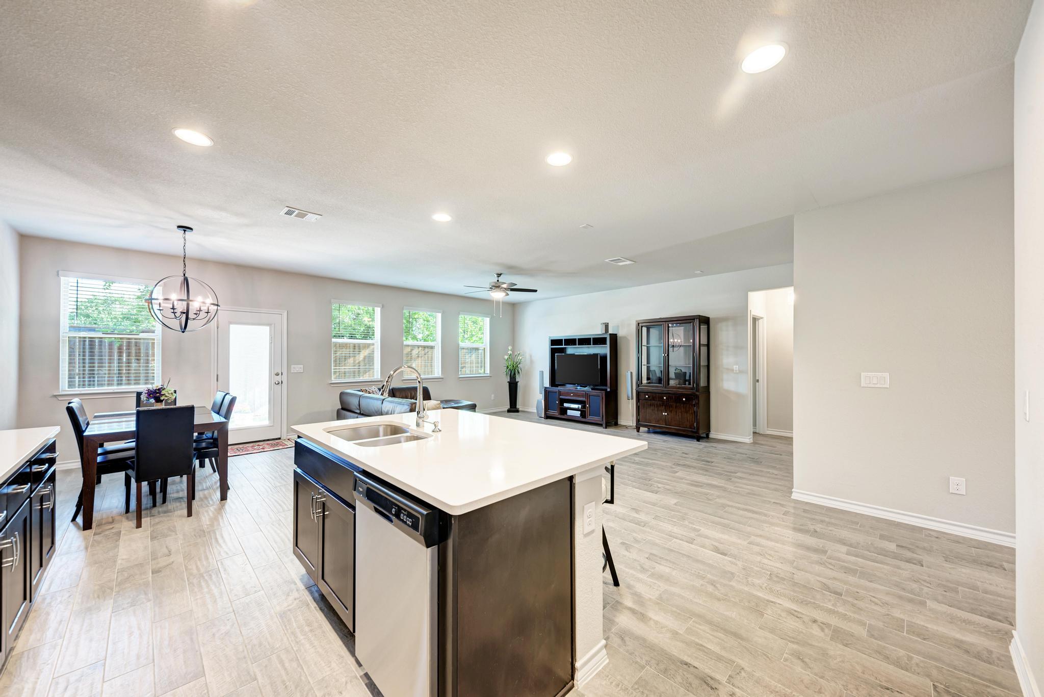 817 Choya Trl, Leander, TX 78641