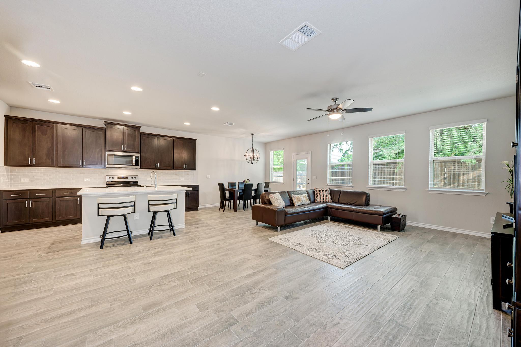 817 Choya Trl, Leander, TX 78641