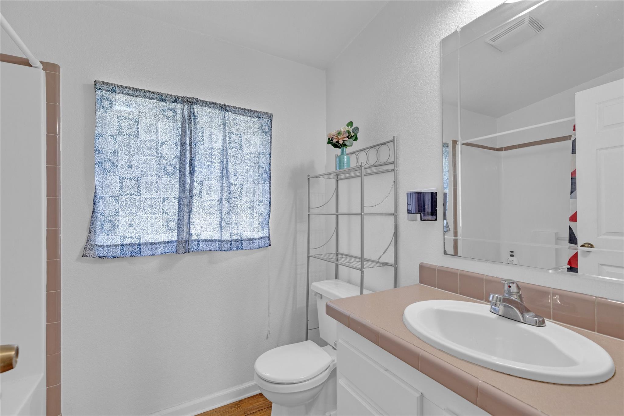 313 Rolling Meadows Ln, Kyle, TX 78640