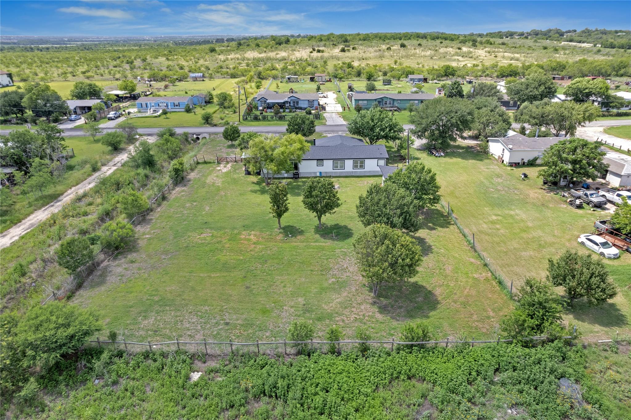 313 Rolling Meadows Ln, Kyle, TX 78640