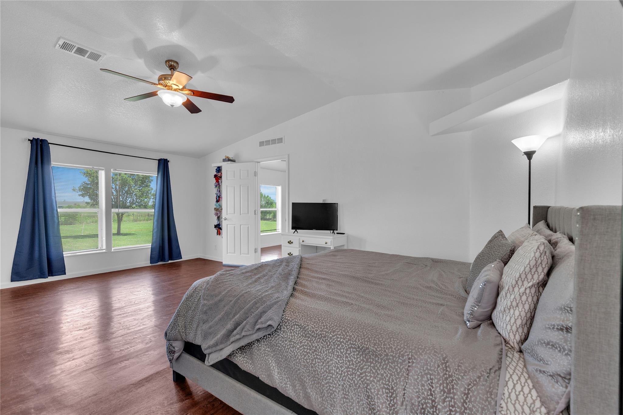 313 Rolling Meadows Ln, Kyle, TX 78640