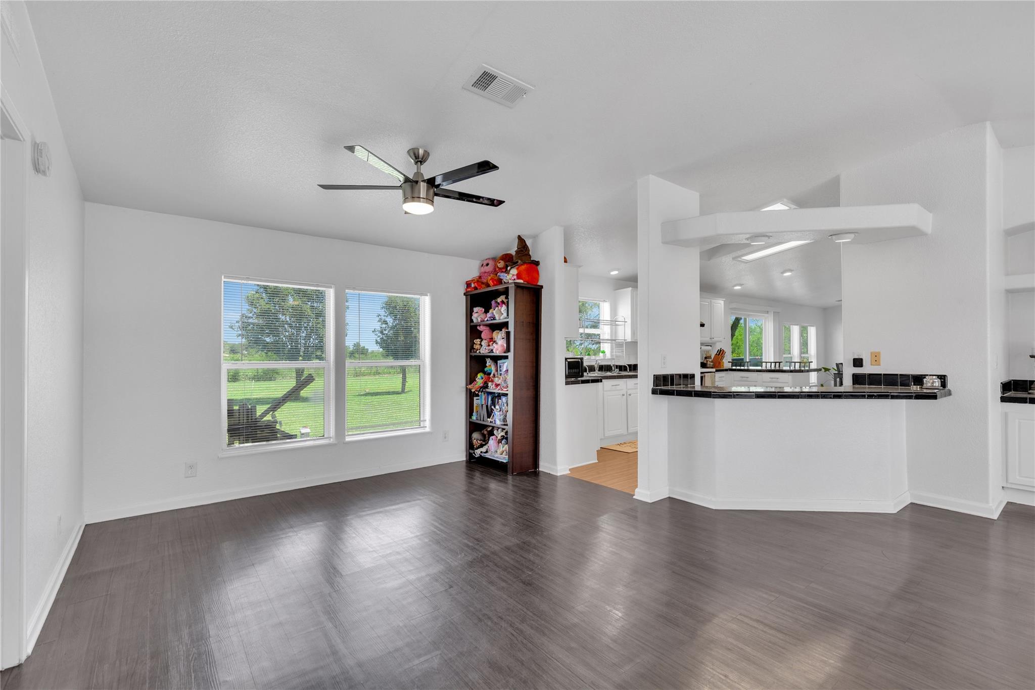 313 Rolling Meadows Ln, Kyle, TX 78640