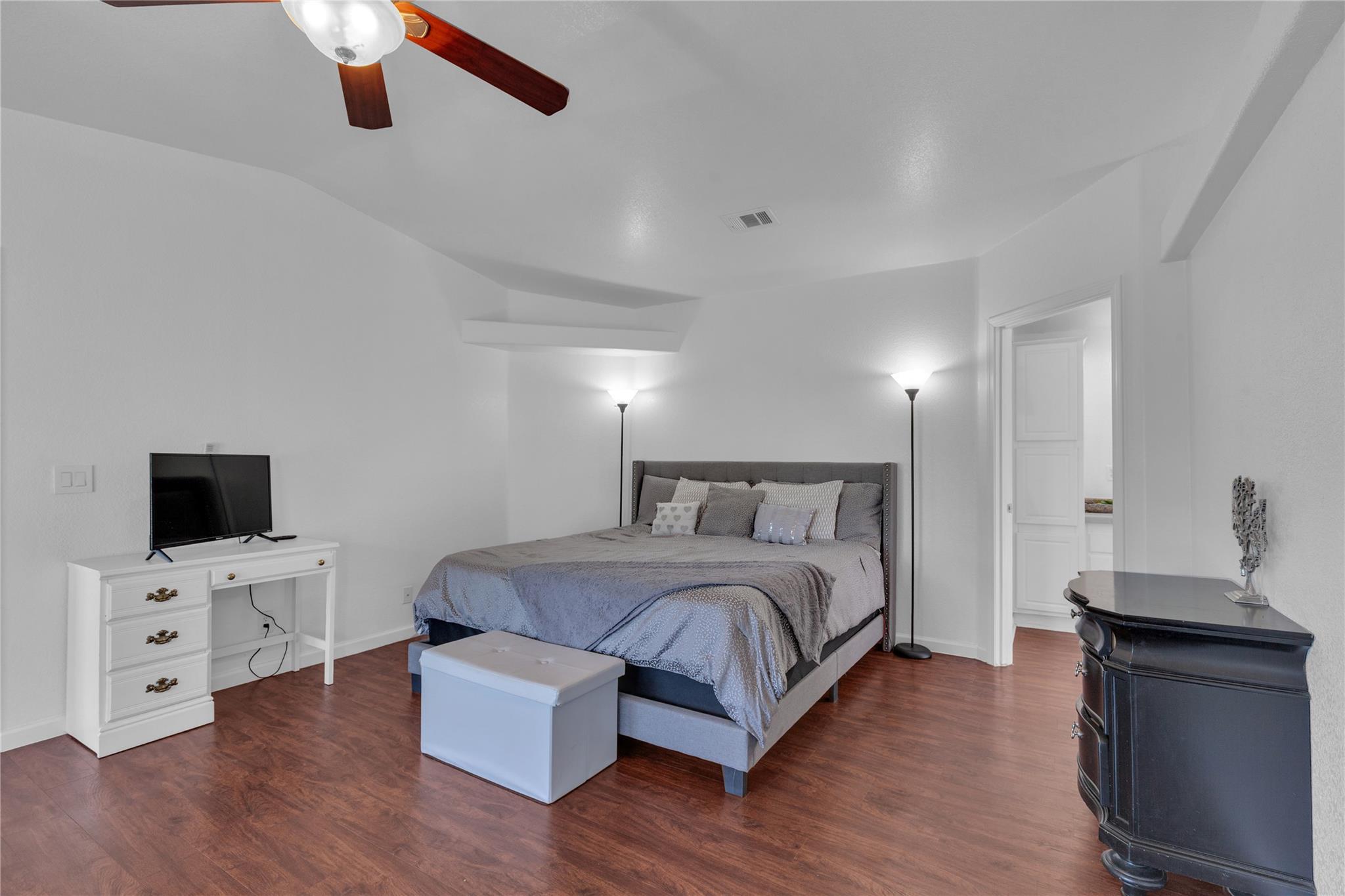 313 Rolling Meadows Ln, Kyle, TX 78640