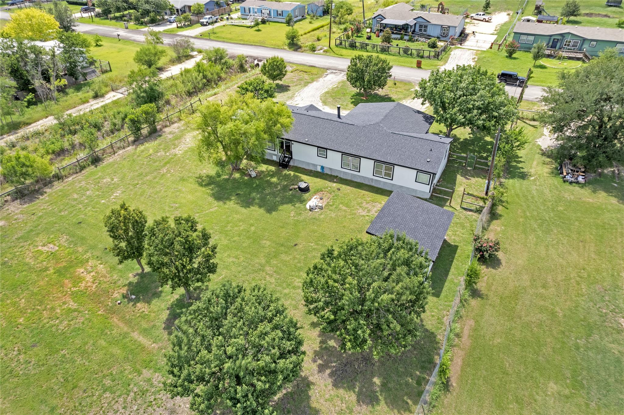 313 Rolling Meadows Ln, Kyle, TX 78640