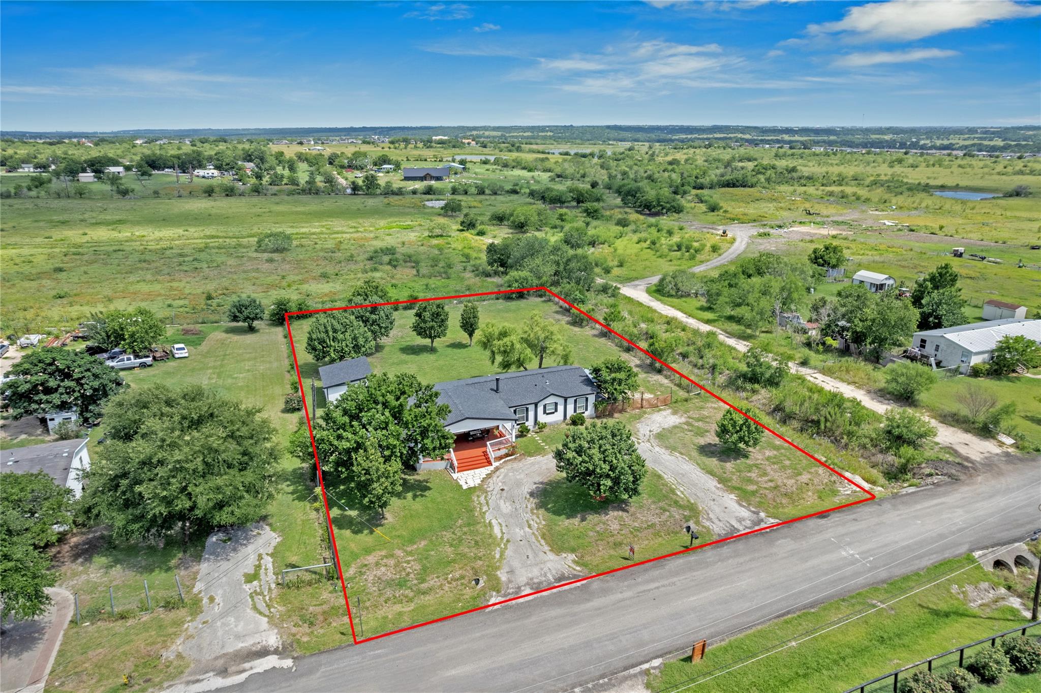 313 Rolling Meadows Ln, Kyle, TX 78640