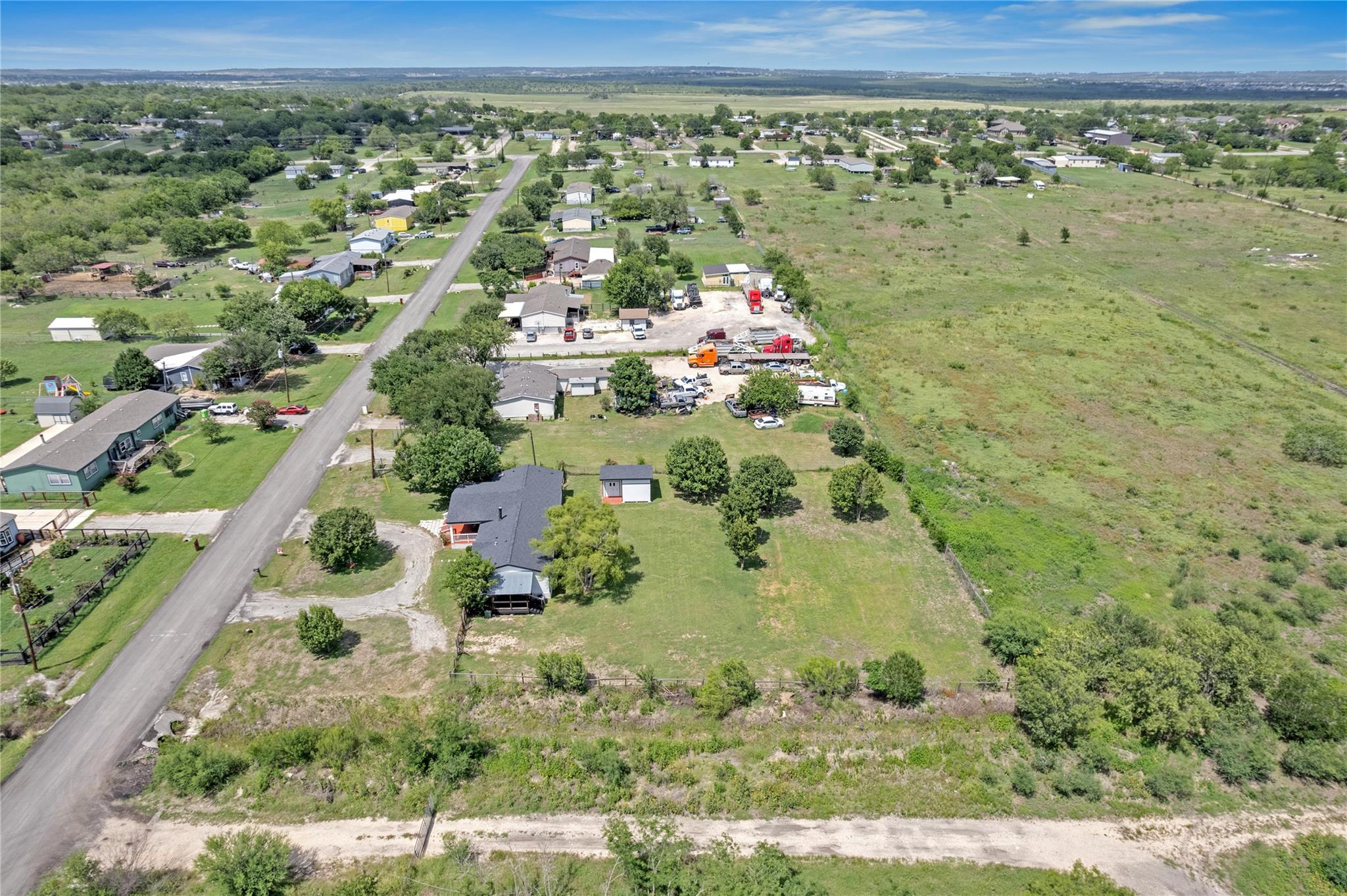 313 Rolling Meadows Ln, Kyle, TX 78640