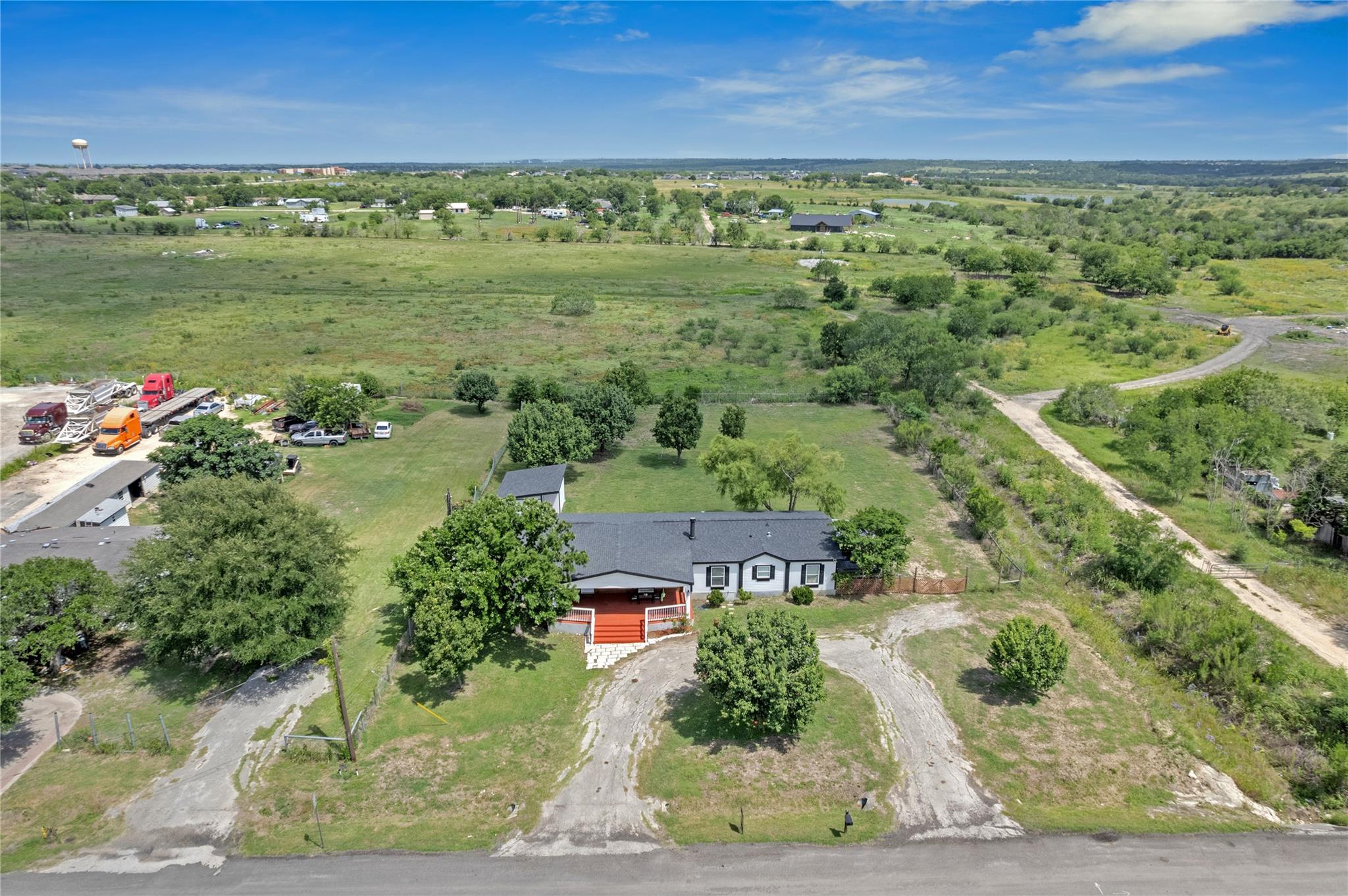 313 Rolling Meadows Ln, Kyle, TX 78640