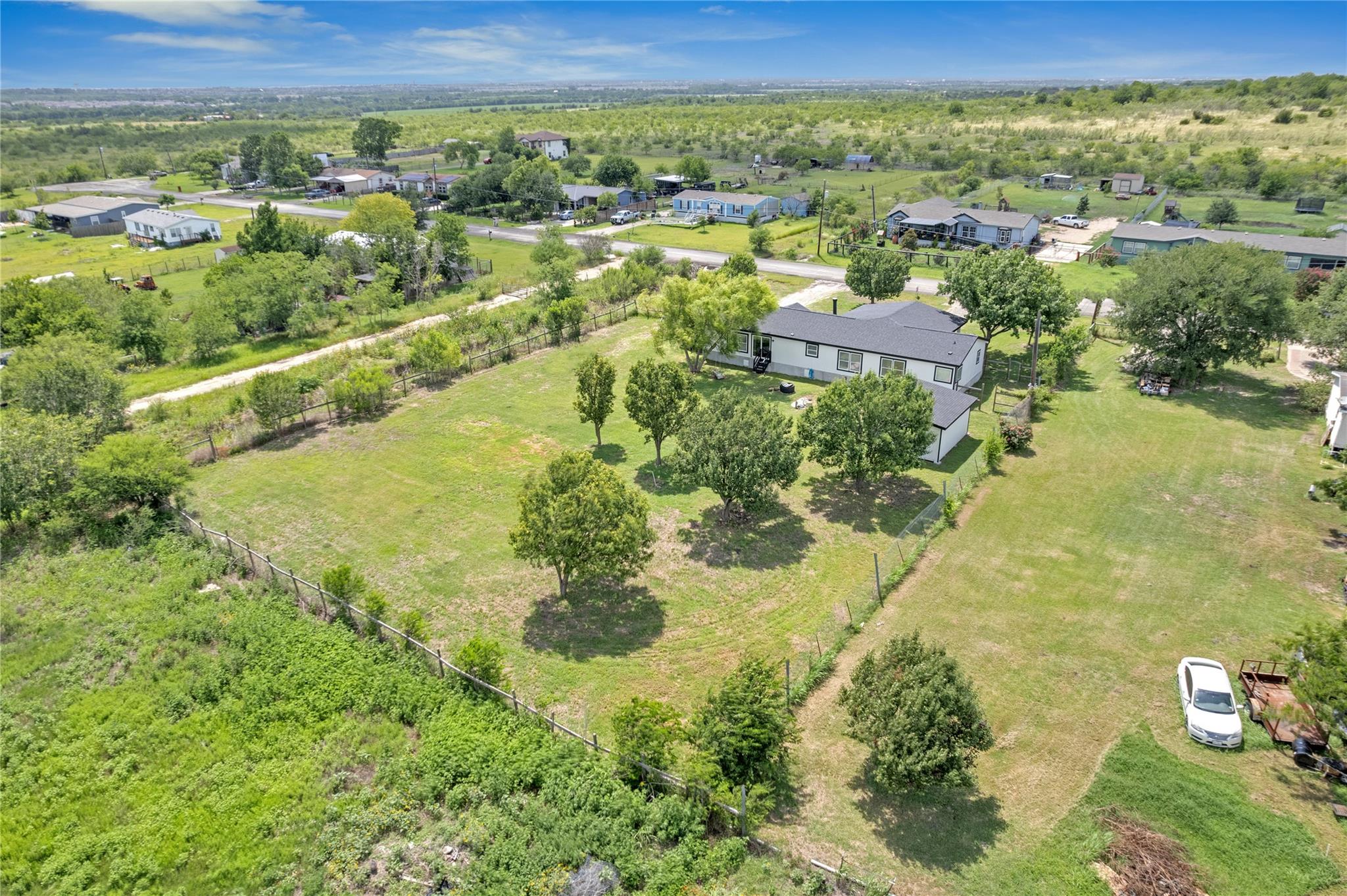 313 Rolling Meadows Ln, Kyle, TX 78640