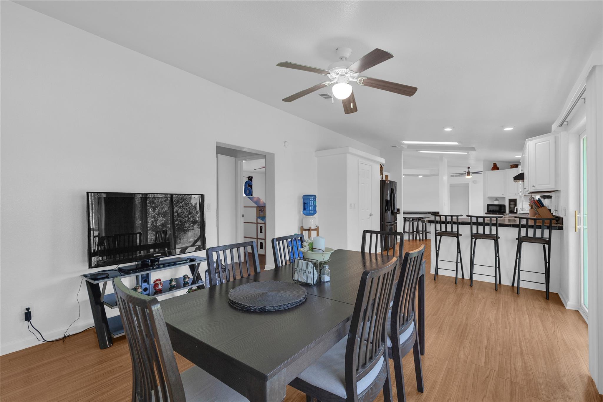 313 Rolling Meadows Ln, Kyle, TX 78640