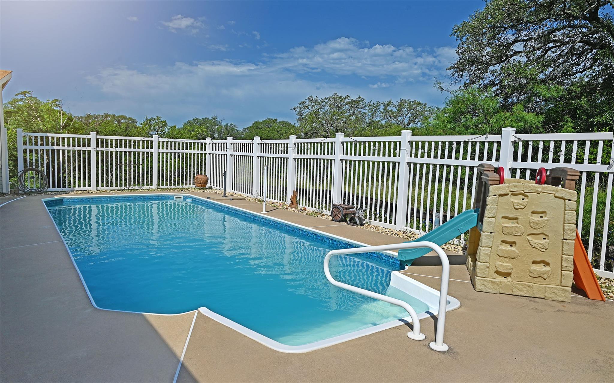 1109 County Road 132A, Kingsland, TX 78639