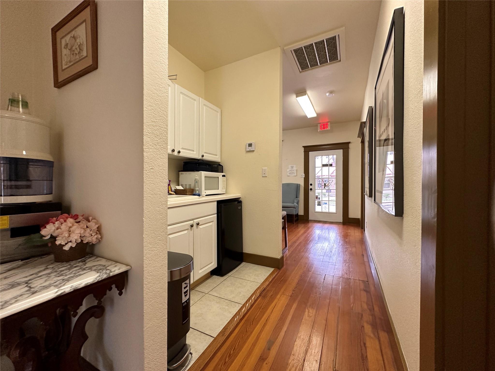 212 W 10th St # 103, Georgetown, TX 78626