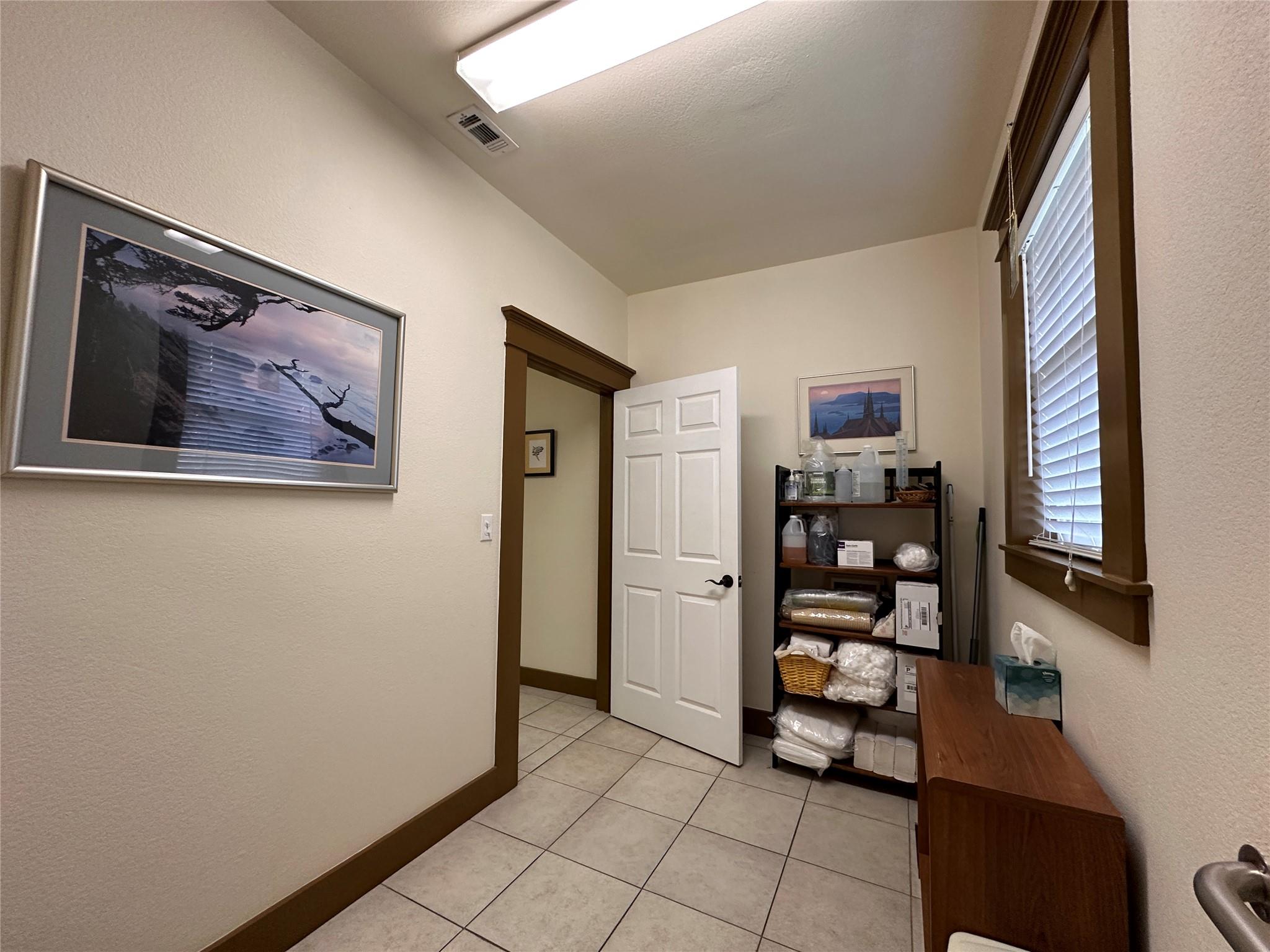 212 W 10th St # 103, Georgetown, TX 78626