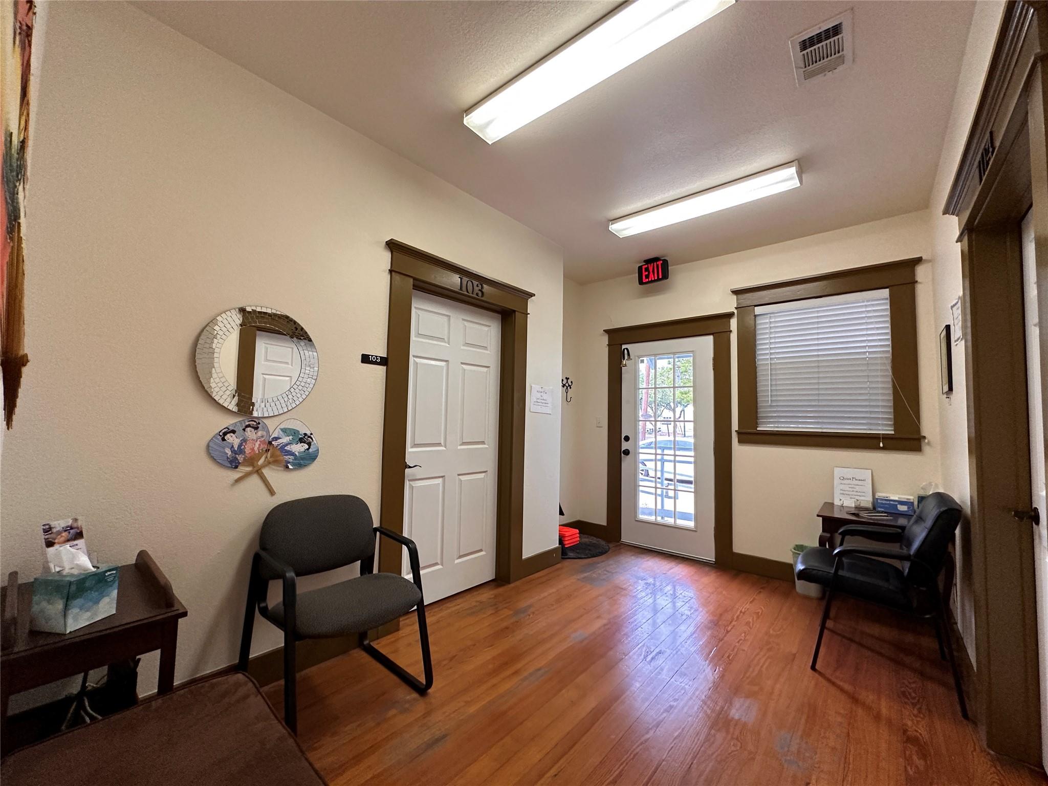 212 W 10th St # 103, Georgetown, TX 78626