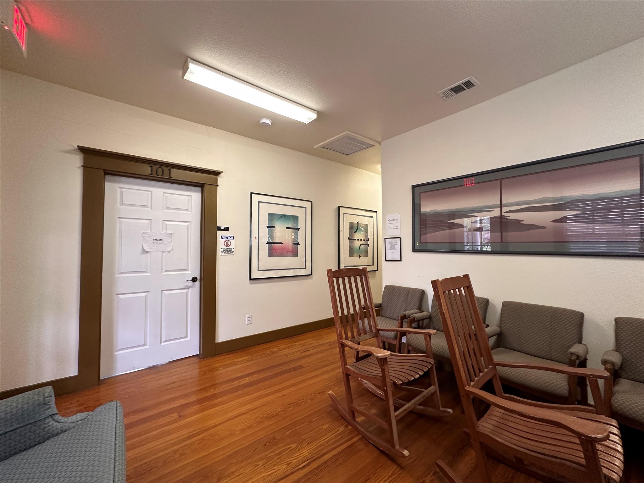 212 W 10th St # 103, Georgetown, TX 78626