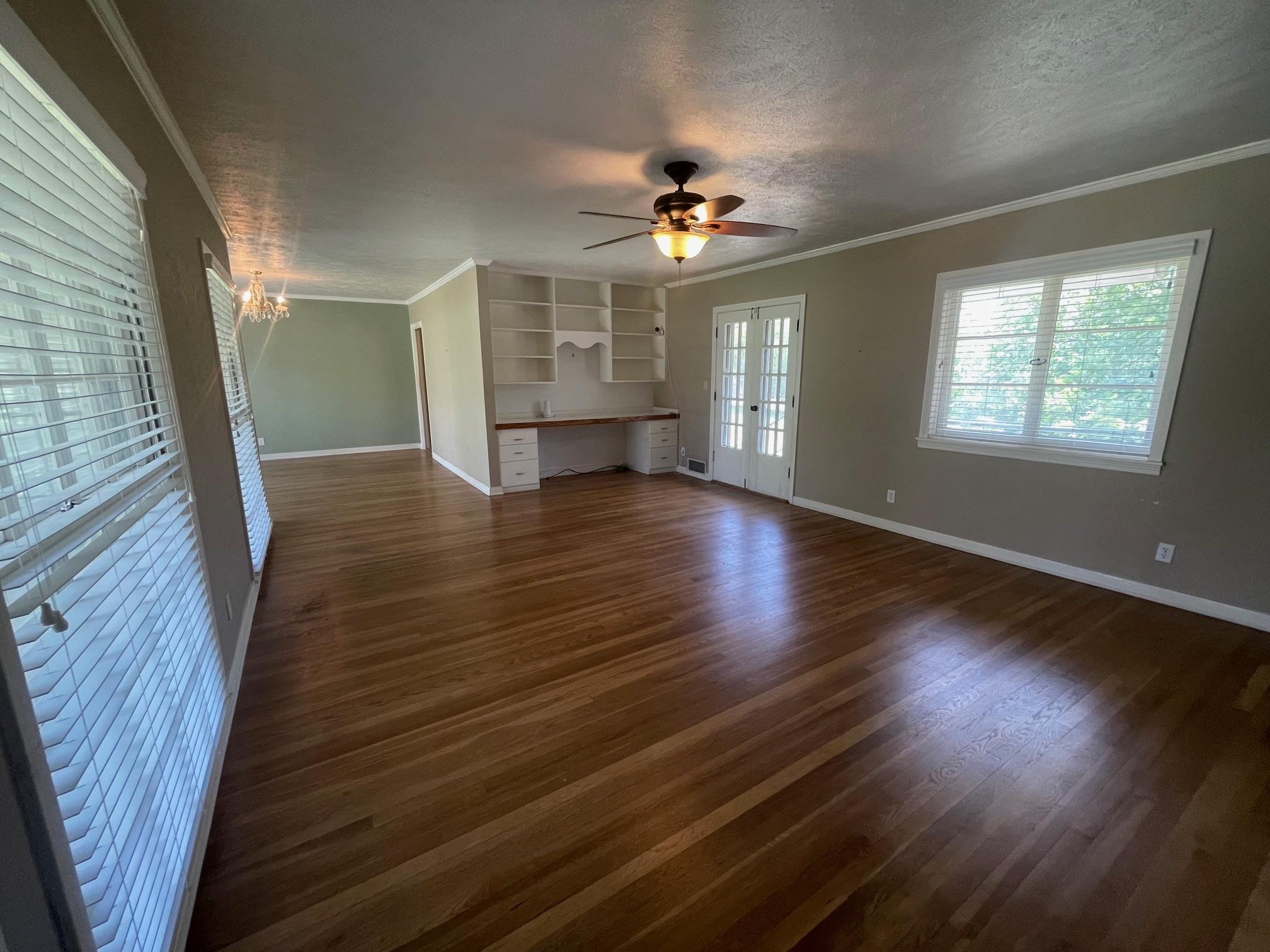 601 S Arnold St S, Lampasas, TX 76550