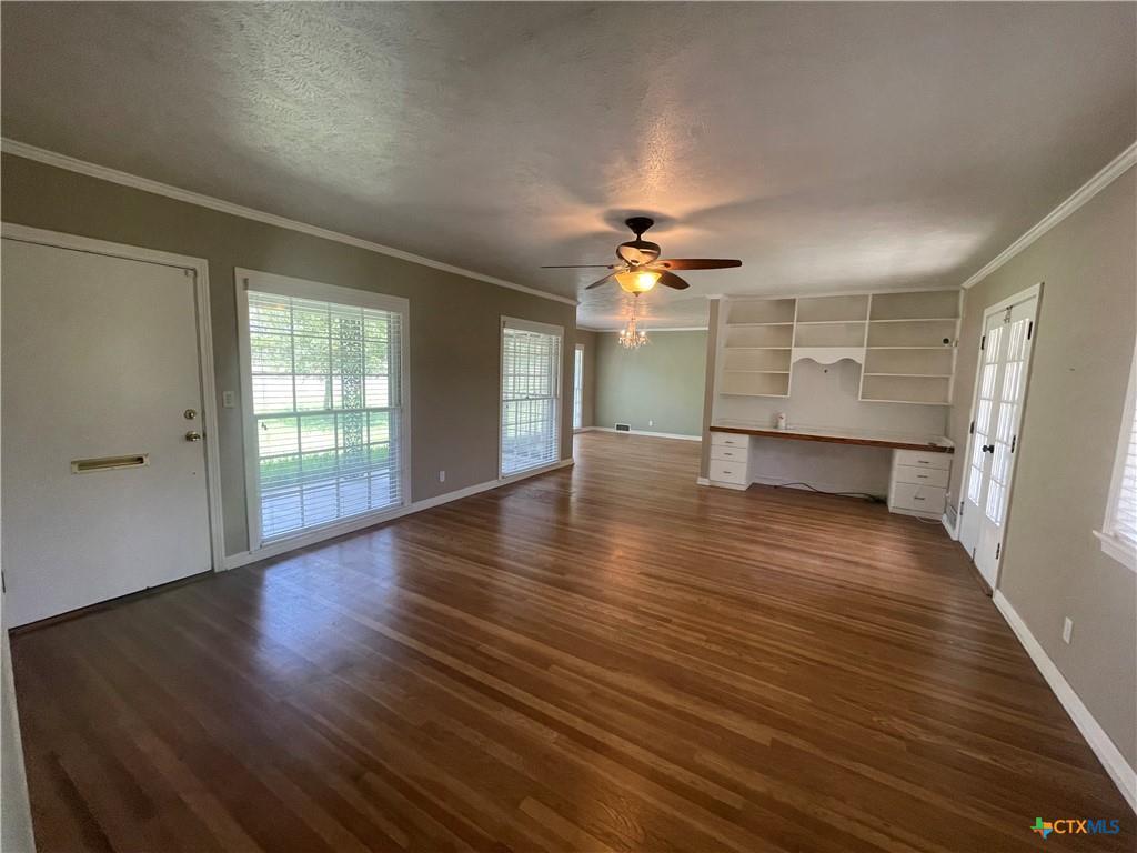 601 S Arnold St S, Lampasas, TX 76550