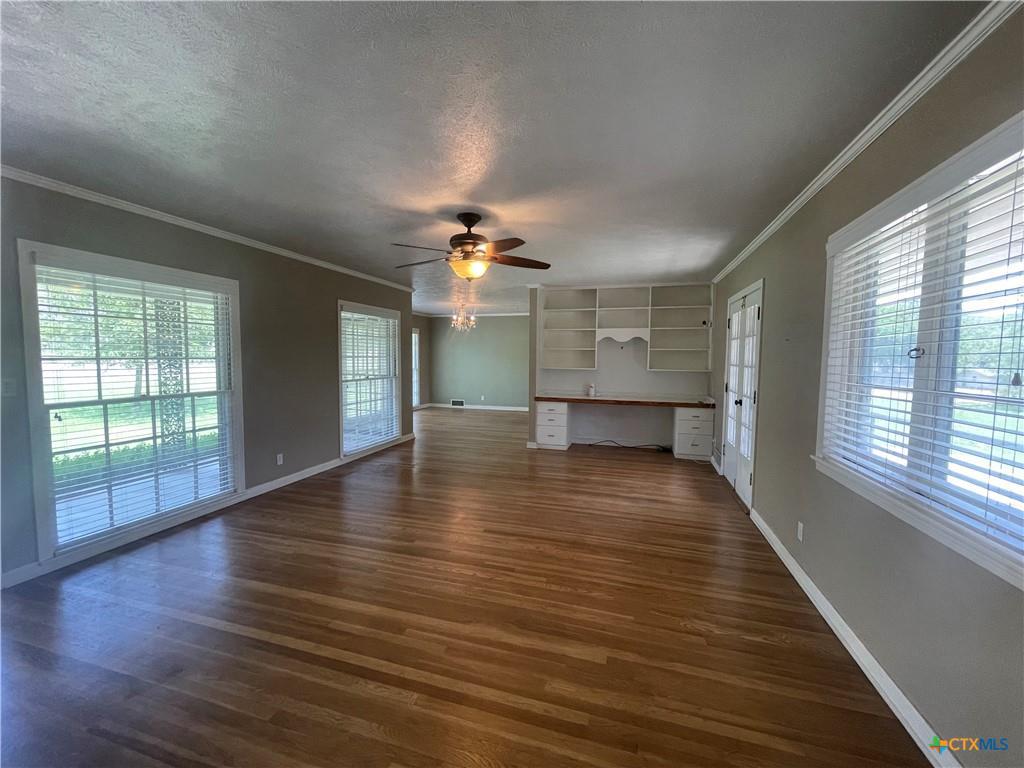601 S Arnold St S, Lampasas, TX 76550