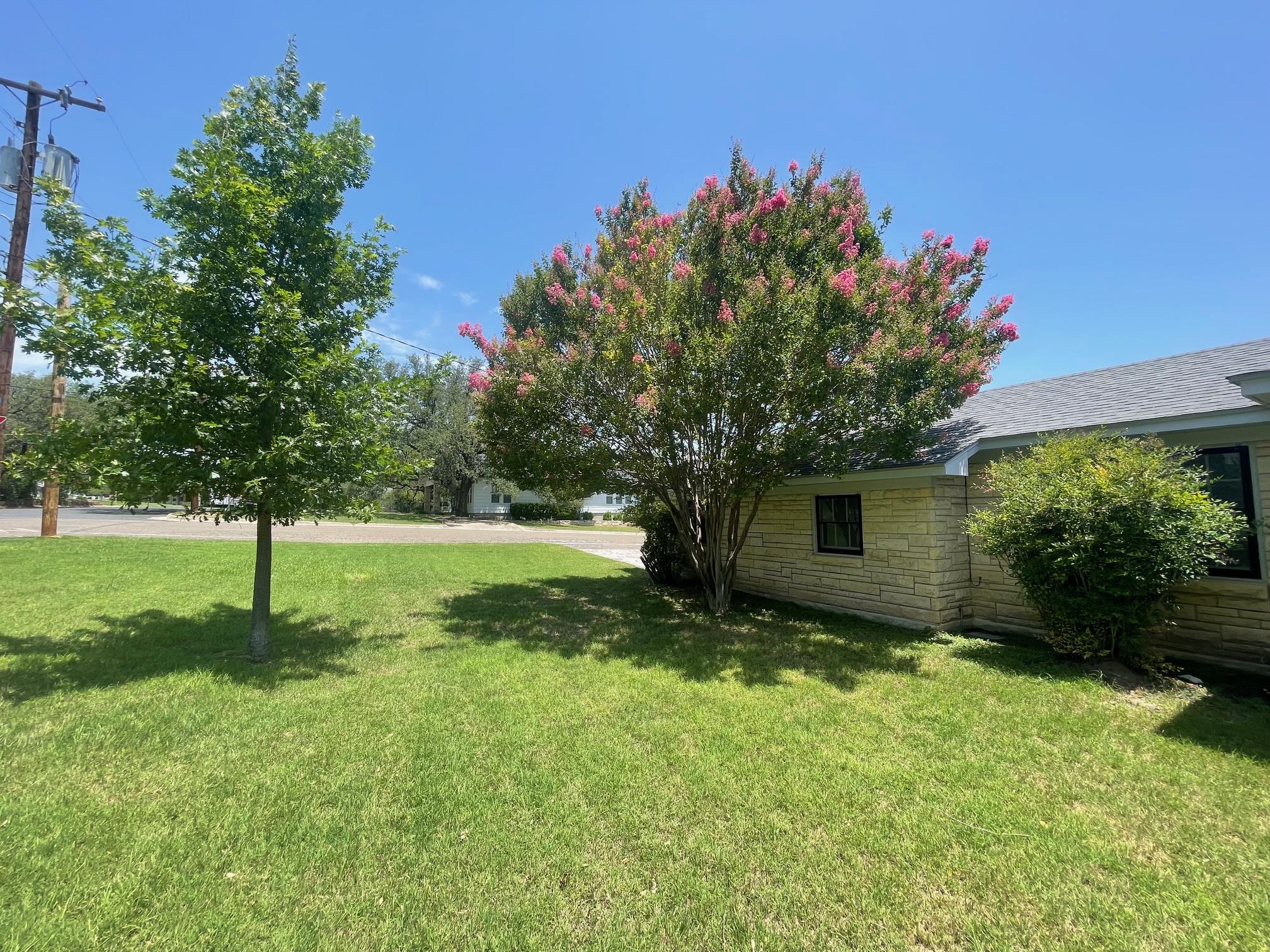 601 S Arnold St S, Lampasas, TX 76550