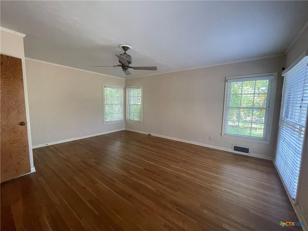 601 S Arnold St S, Lampasas, TX 76550