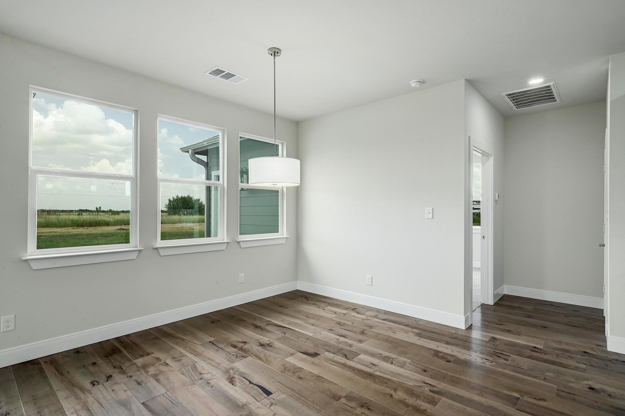 182 Alonzo Dr, Del Valle, TX 78617