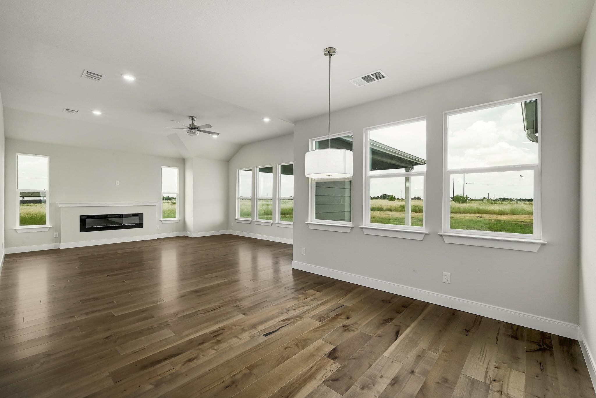 182 Alonzo Dr, Del Valle, TX 78617