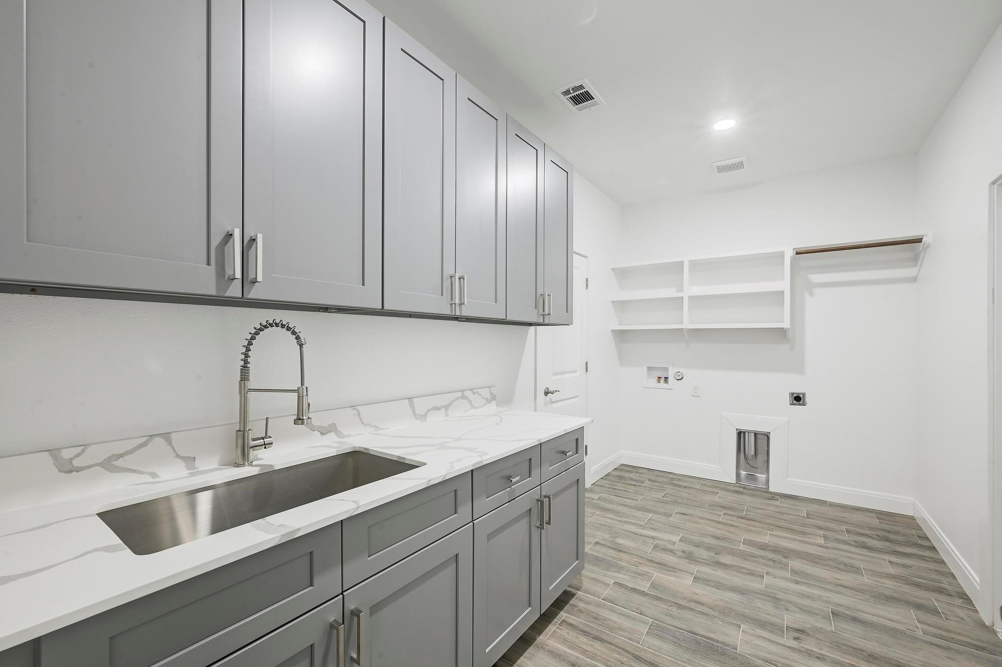 182 Alonzo Dr, Del Valle, TX 78617