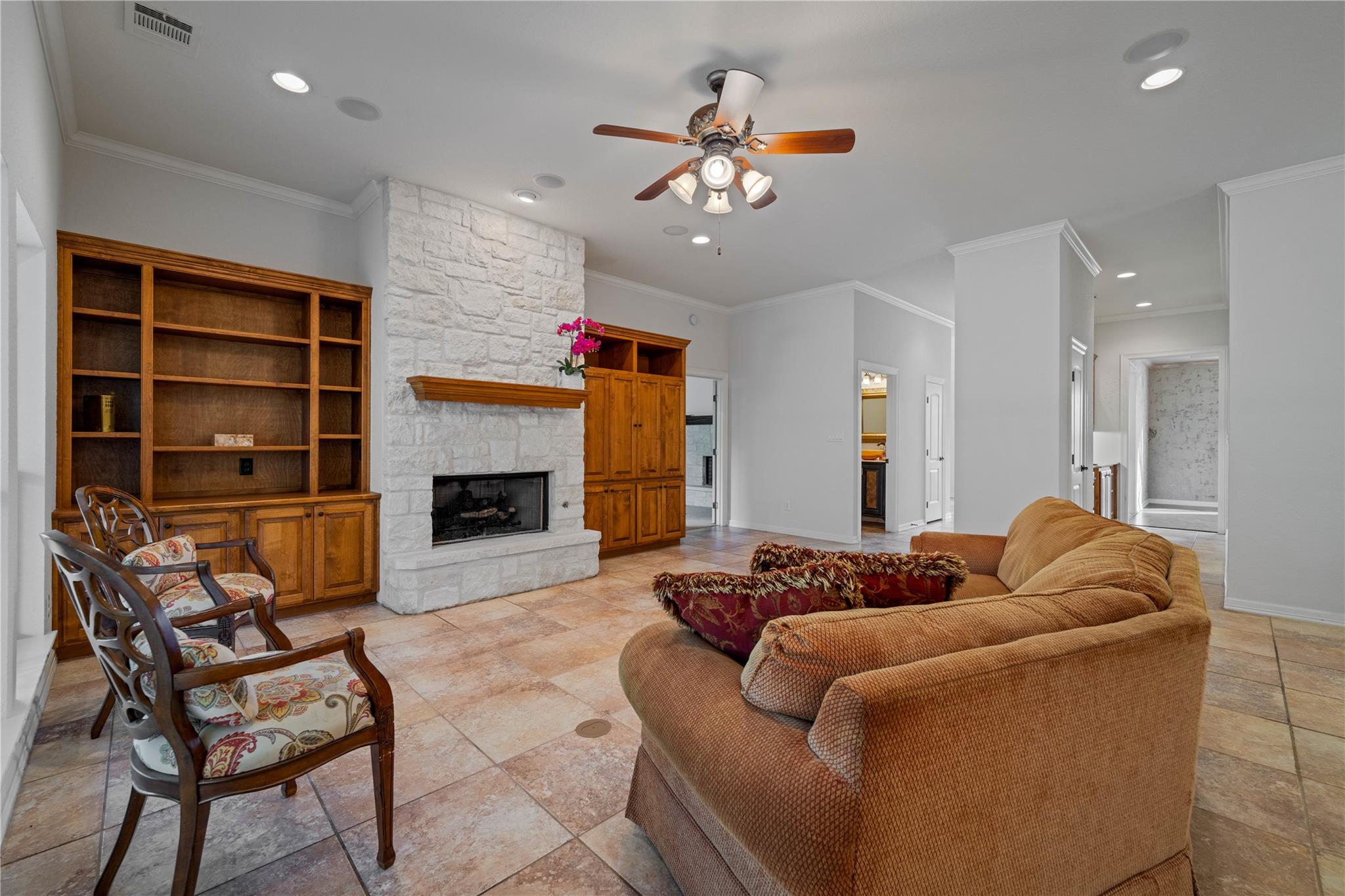 758 Mission Hts, New Braunfels, TX 78130