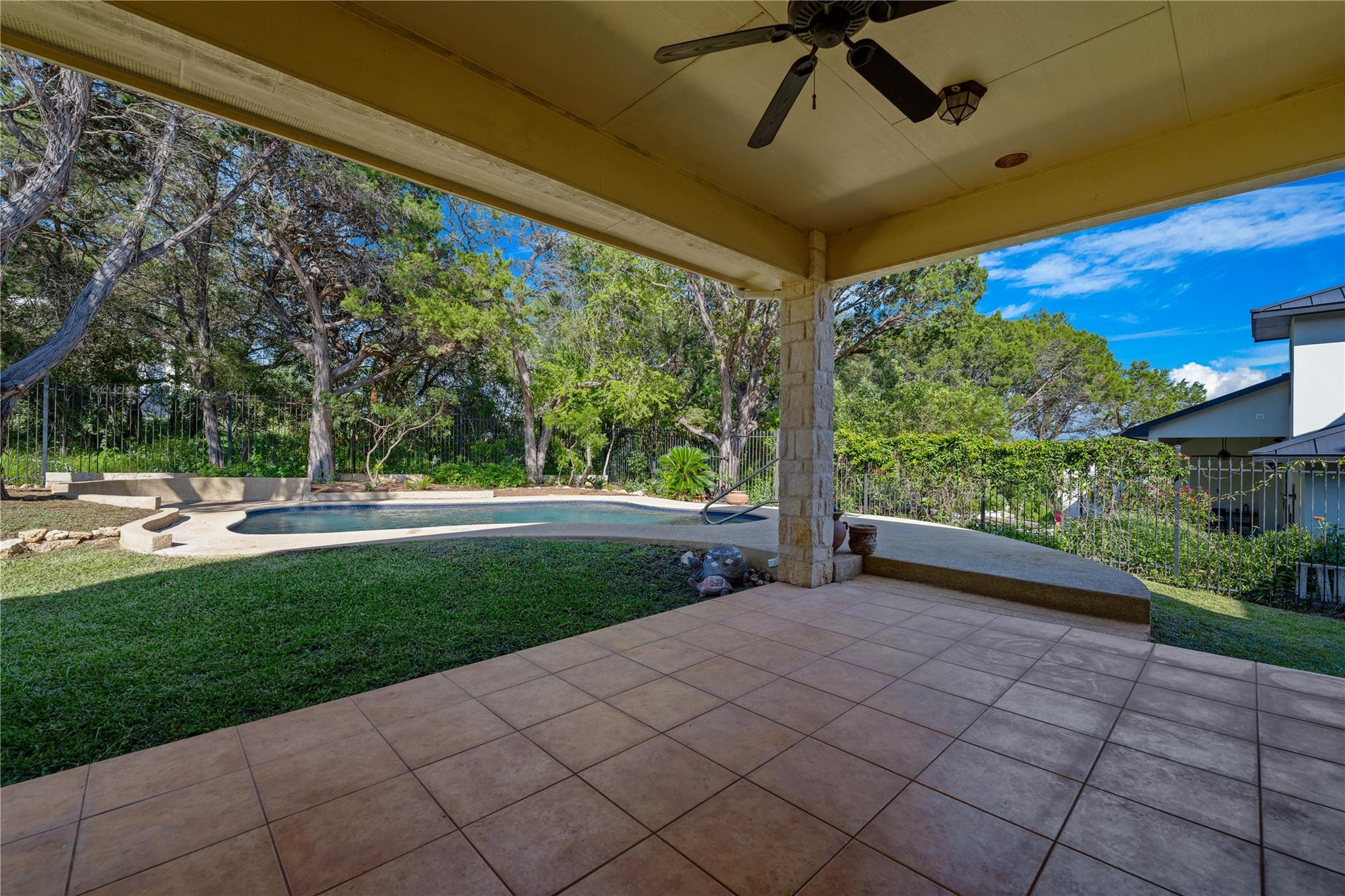 758 Mission Hts, New Braunfels, TX 78130