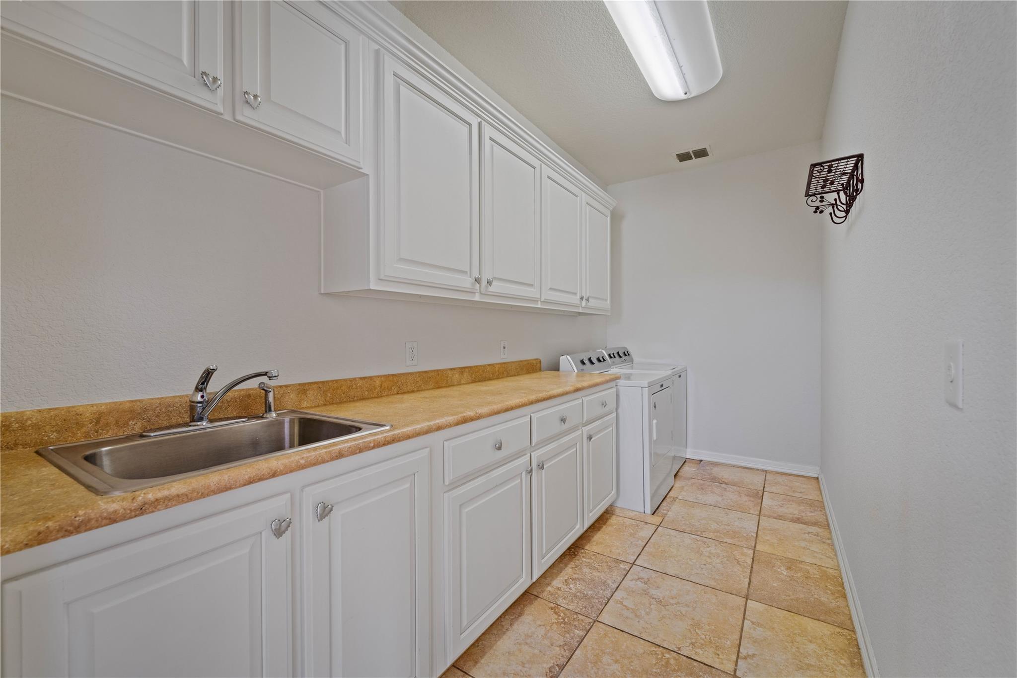 758 Mission Hts, New Braunfels, TX 78130
