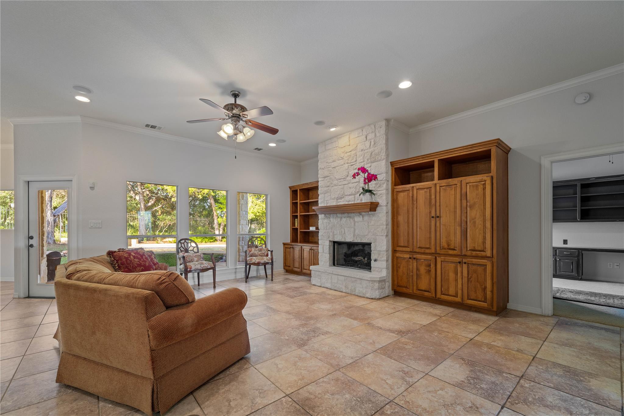 758 Mission Hts, New Braunfels, TX 78130